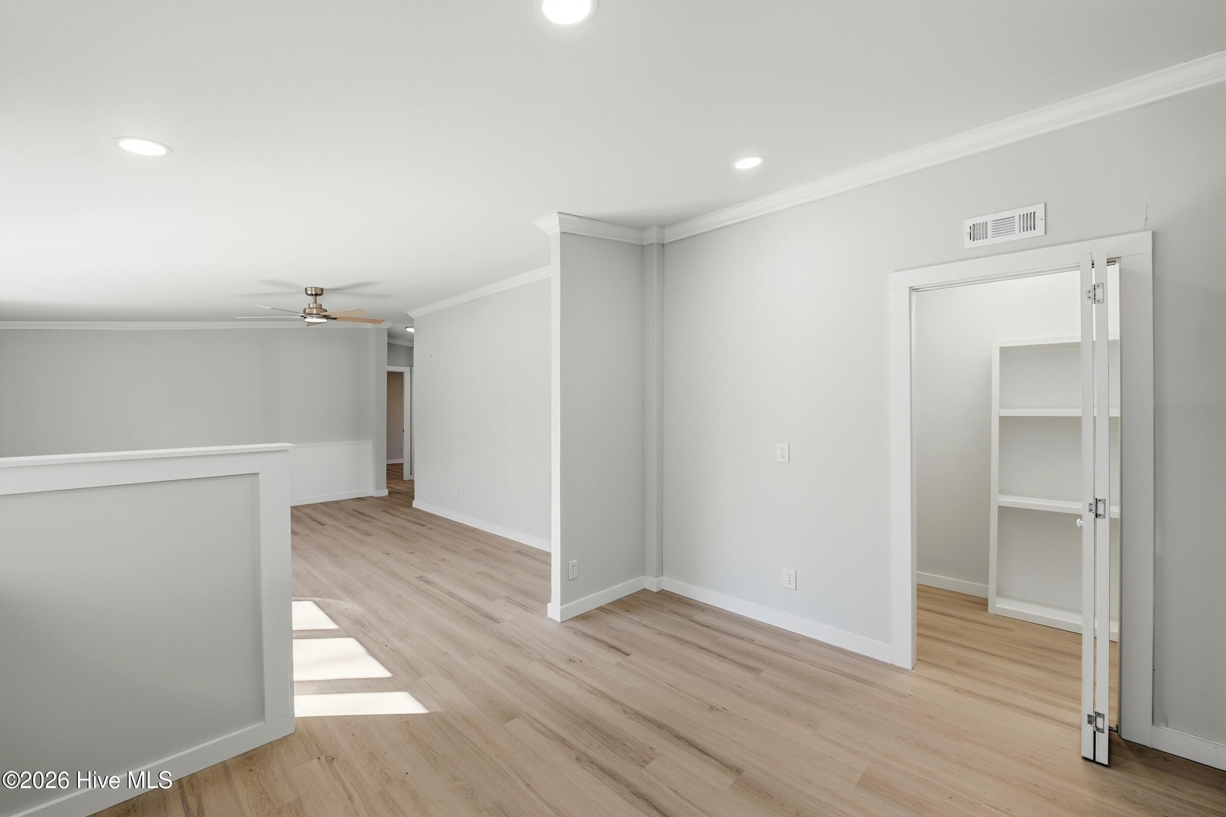 100556630 | Photo 14