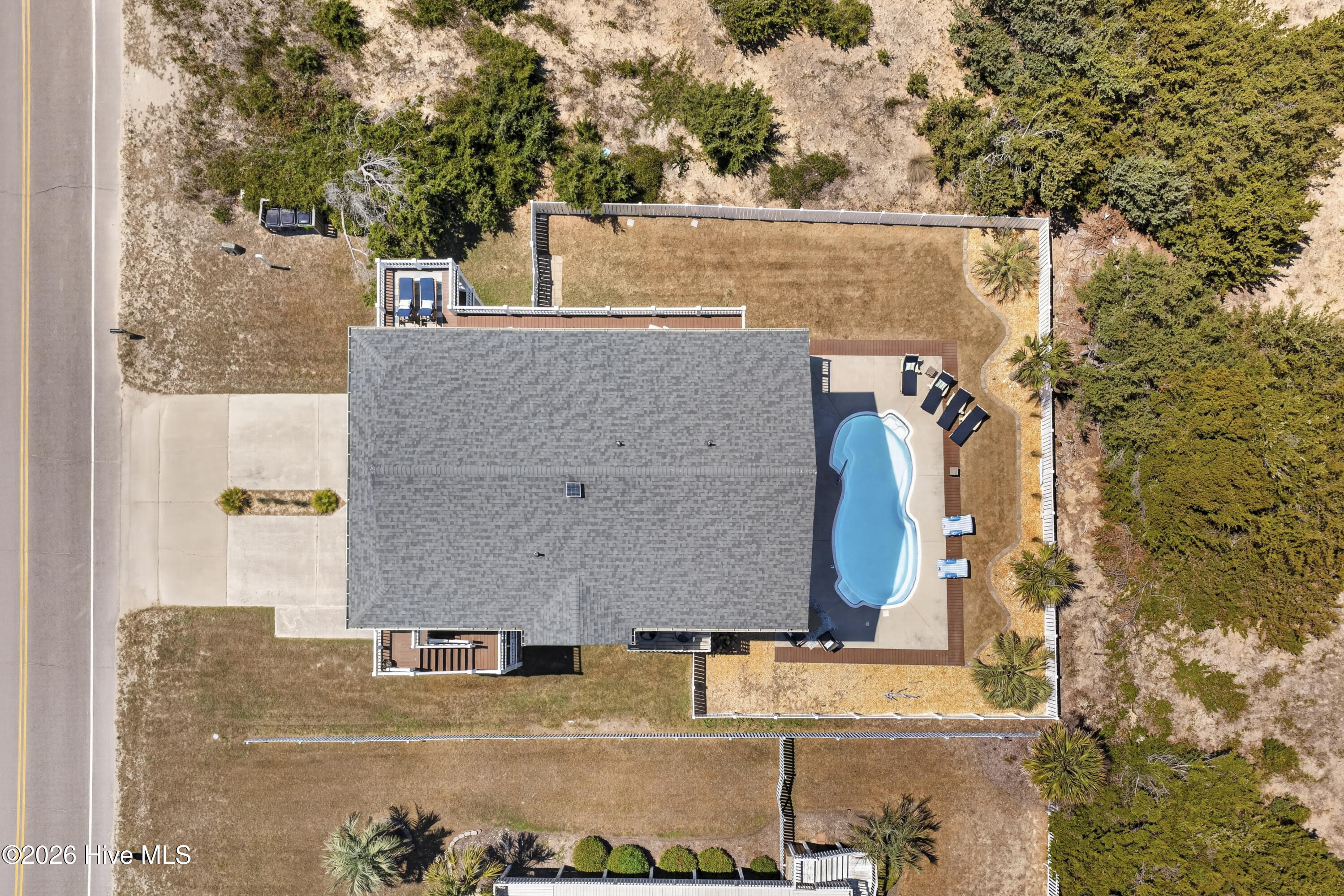 100568247 | Photo 70