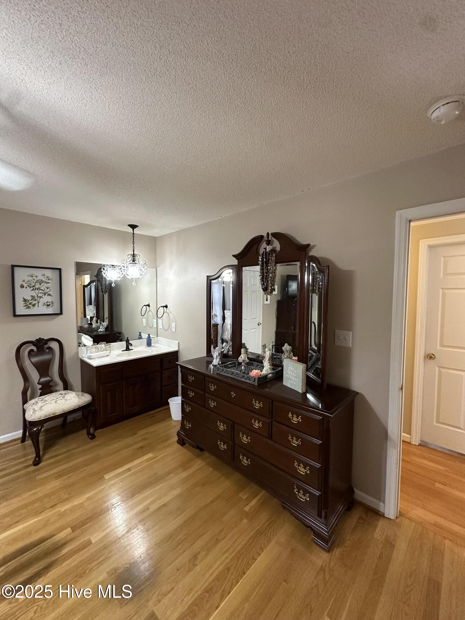 100514130 | Photo 67