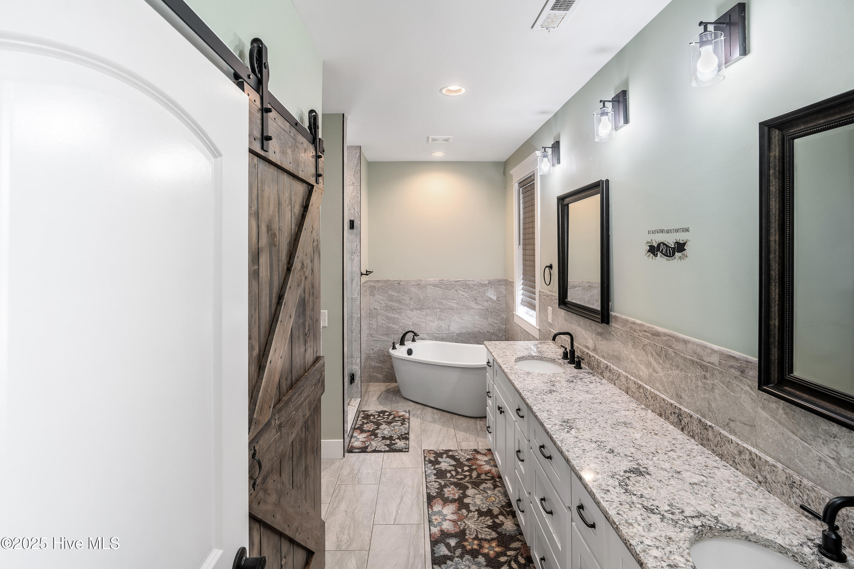 100531551 | Photo 19