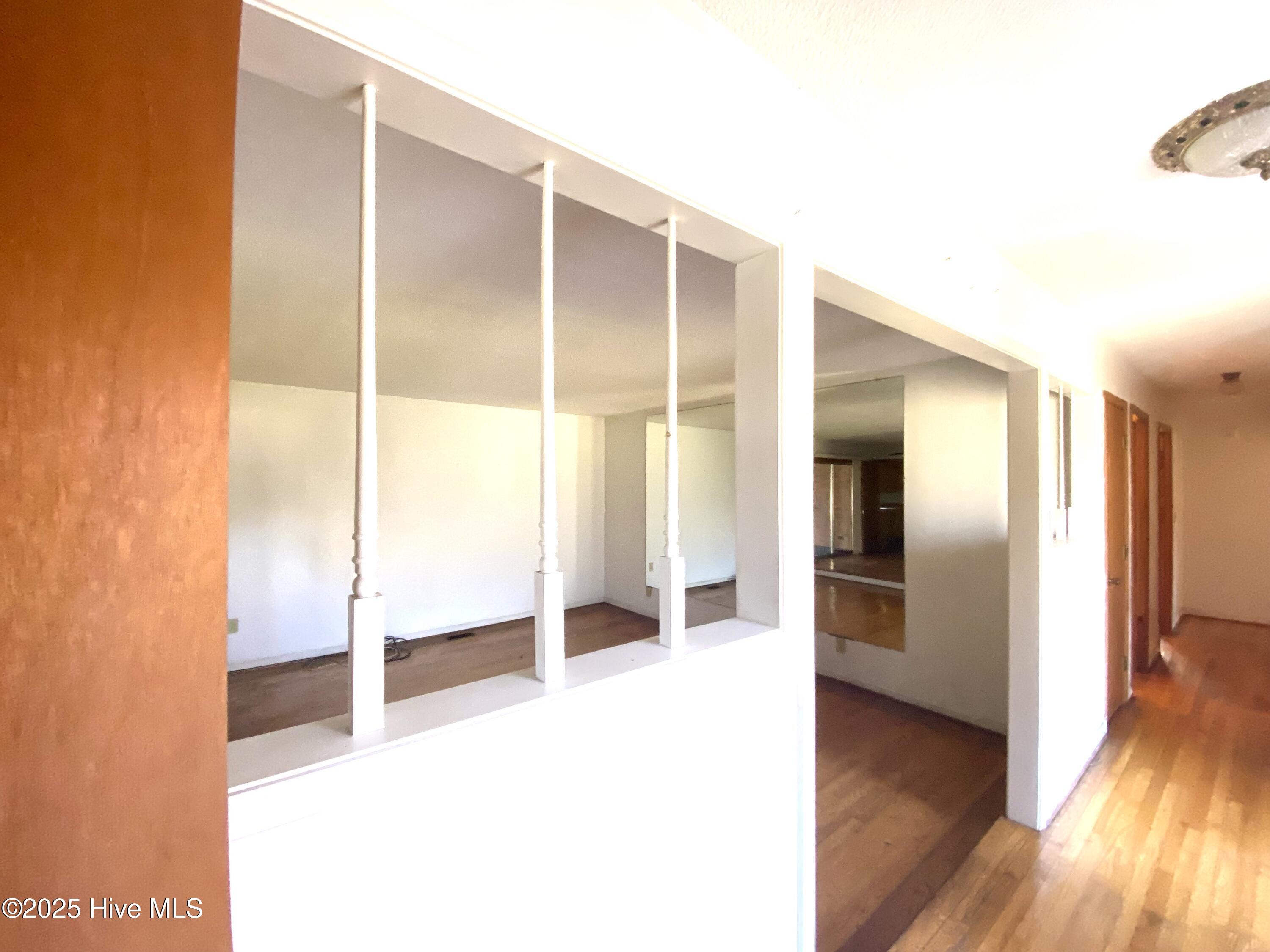 100541466 | Photo 11