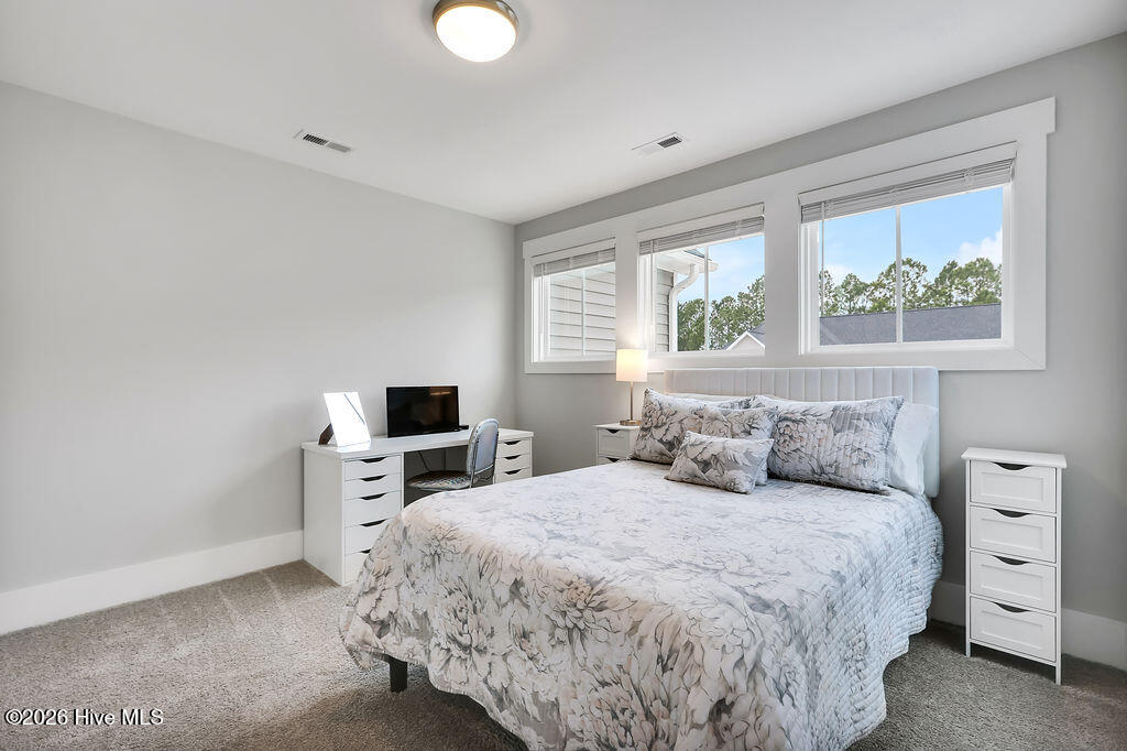 100549717 | Photo 19