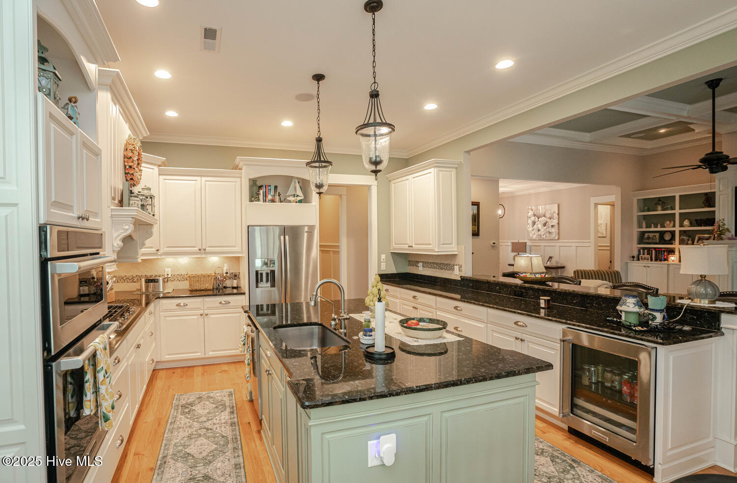 100566478 | Photo 25