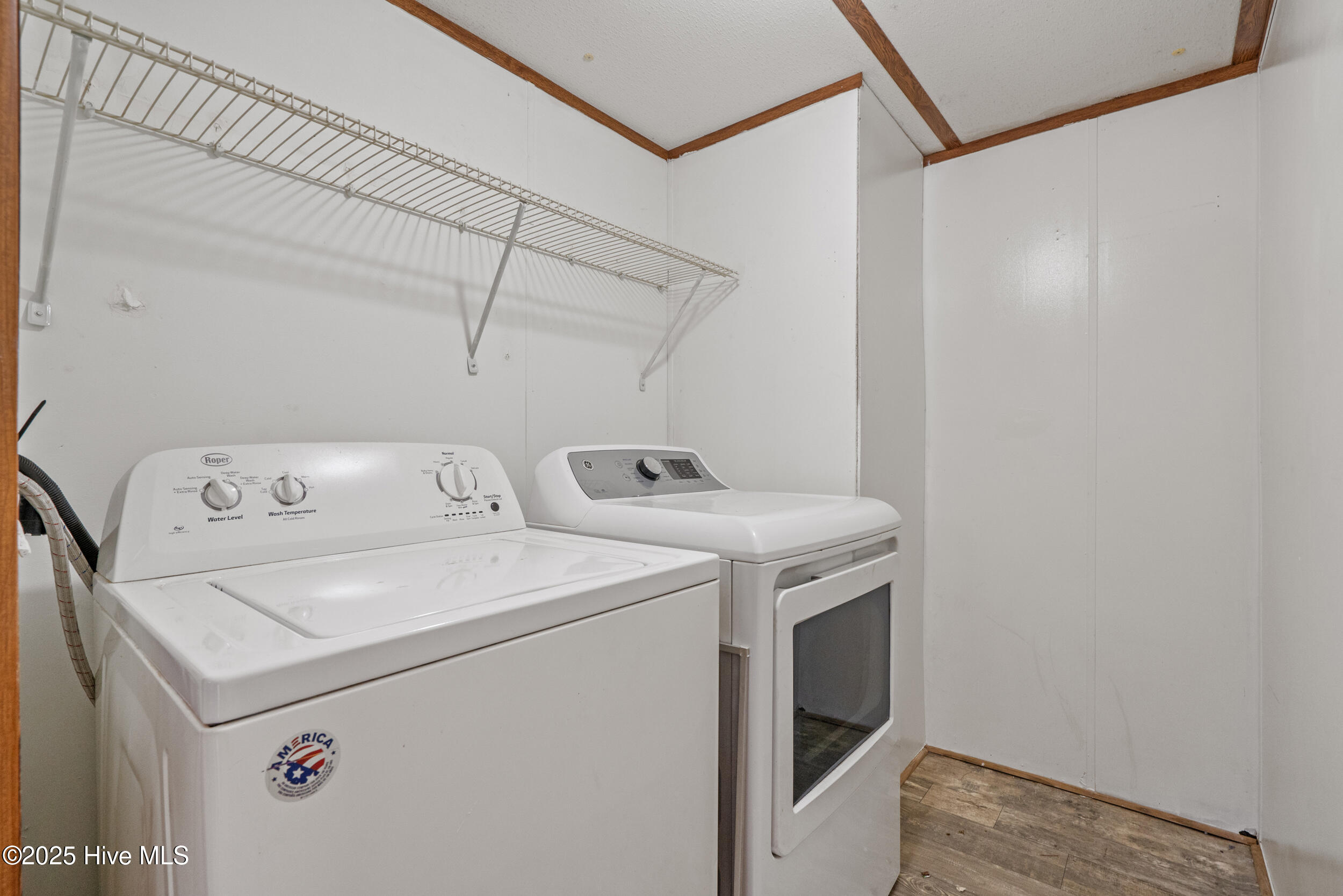 100539109 | Photo 19