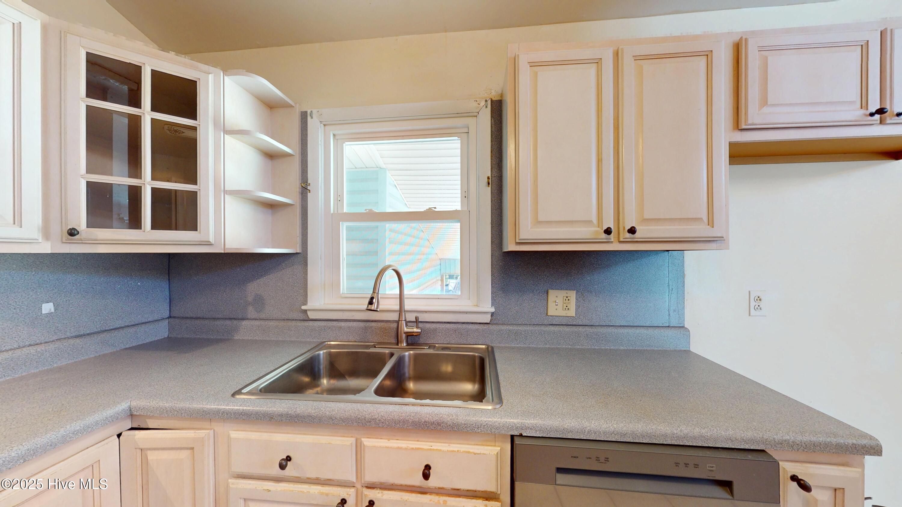 100541528 | Photo 13