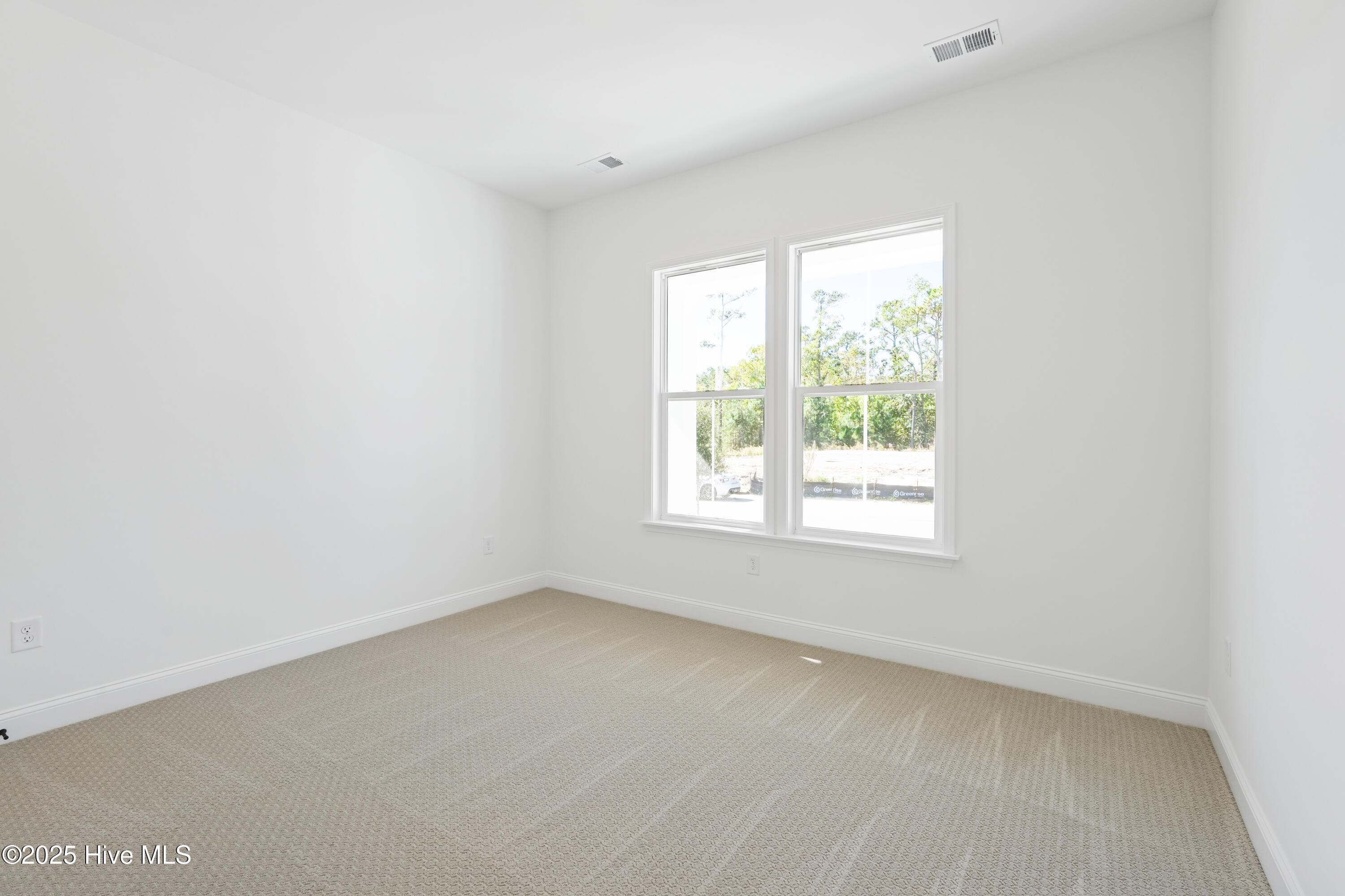 100508375 | Photo 11