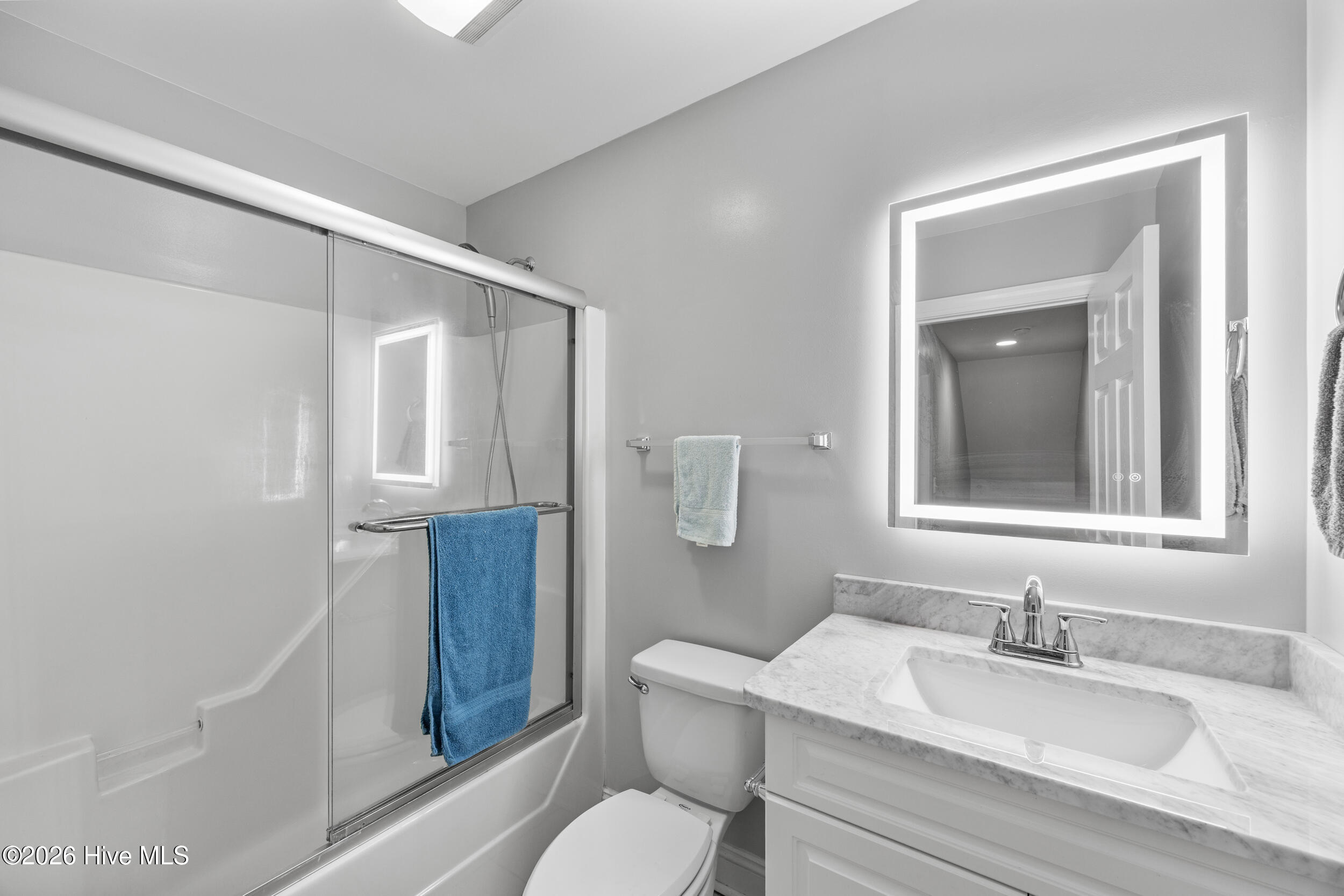 100569506 | Photo 47