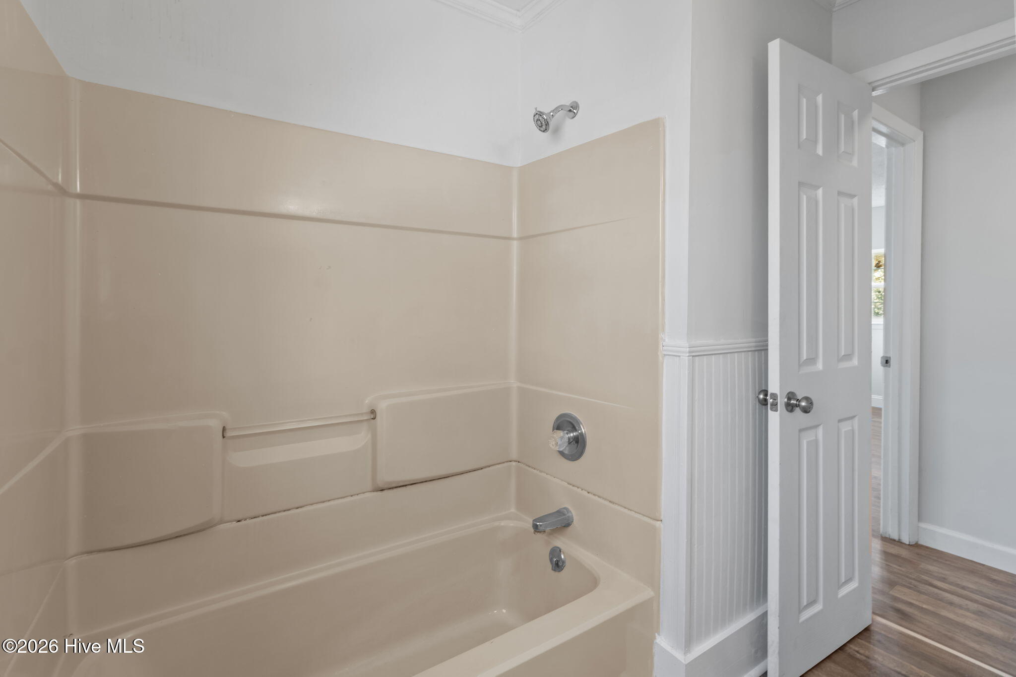 100569988 | Photo 28