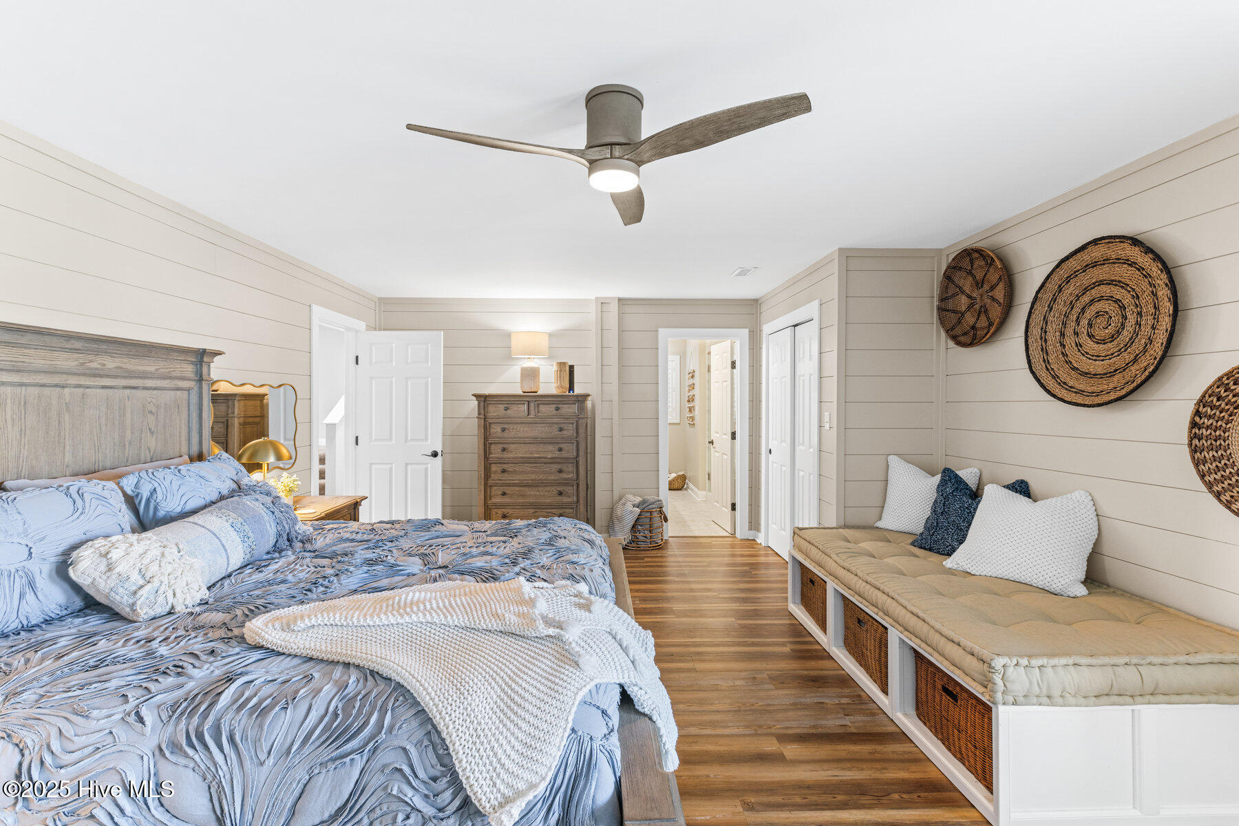 100542757 | Photo 24