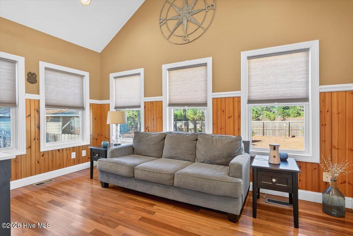 100551977 | Photo 20