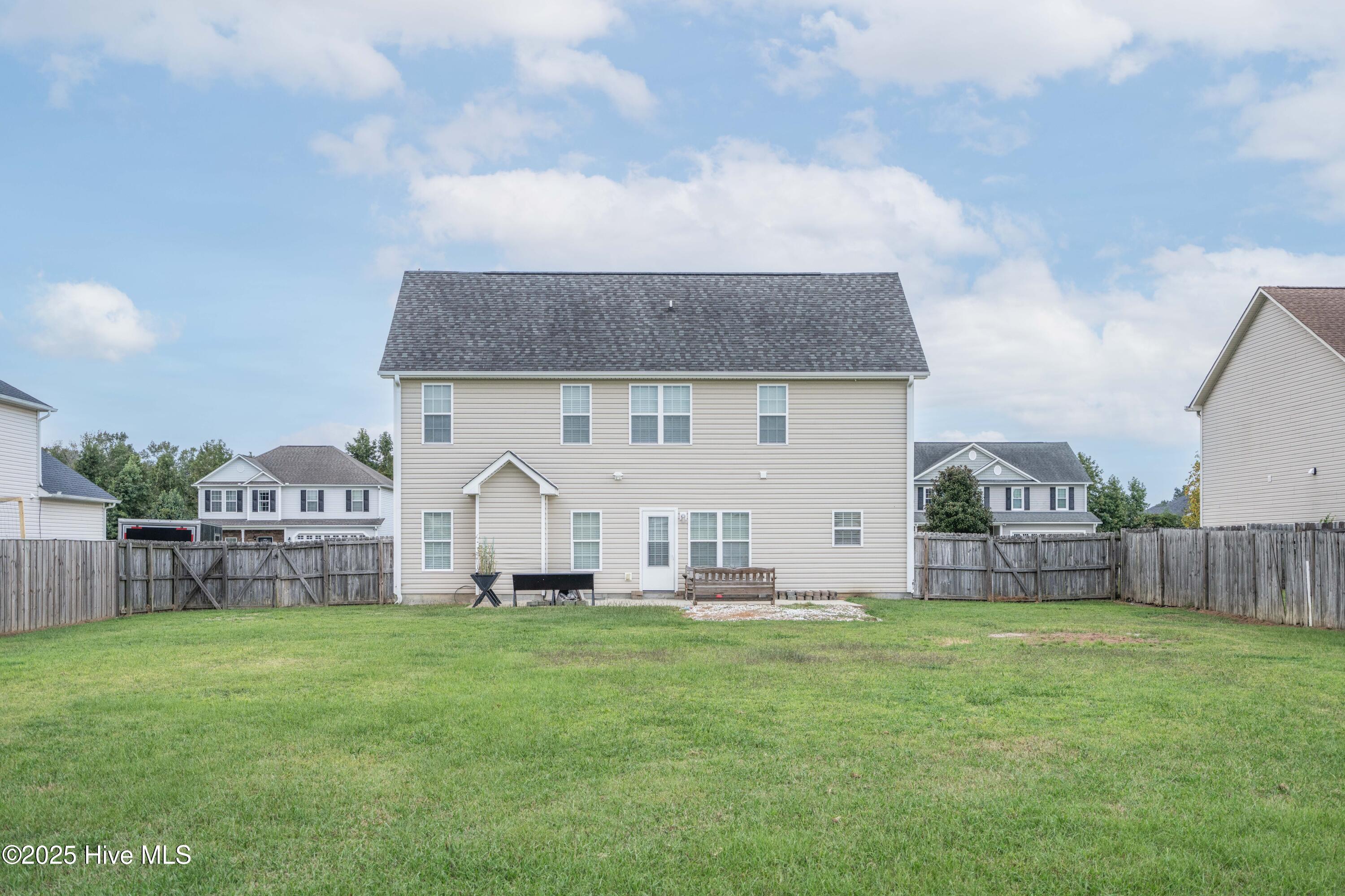 100495795 | Photo 38