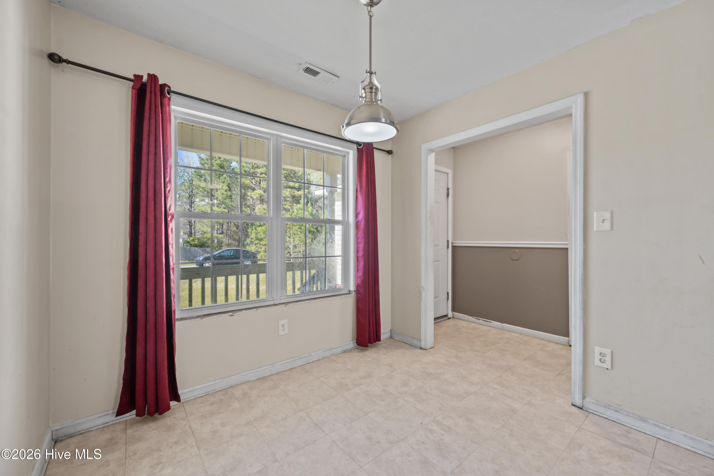 100564292 | Photo 24