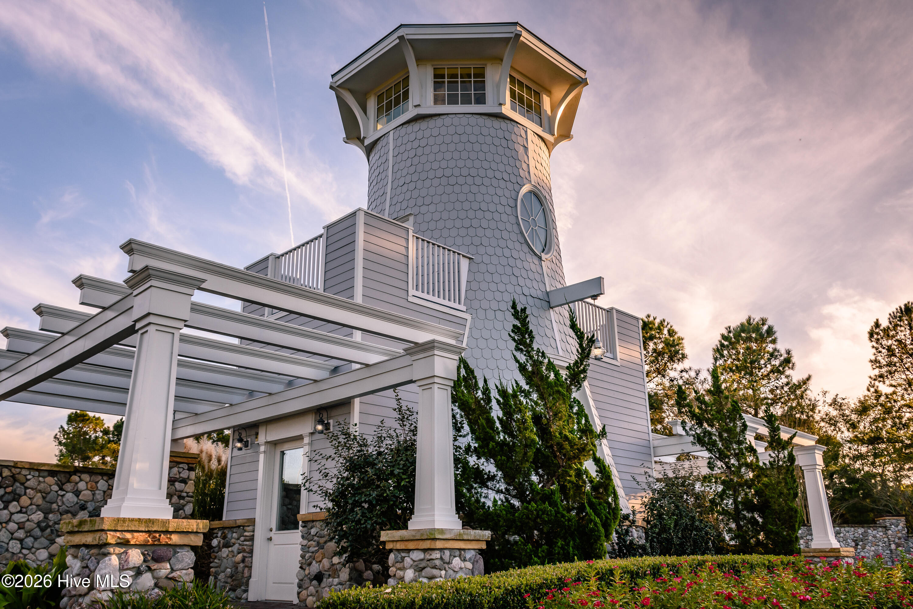 100556932 | Photo 50