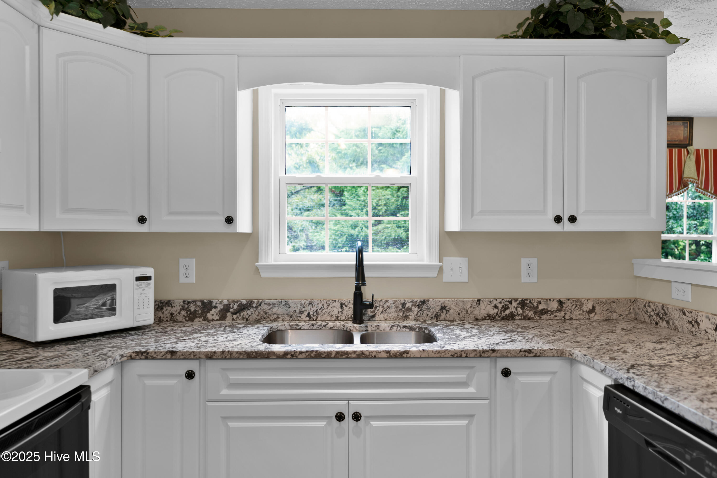 100530554 | Photo 23