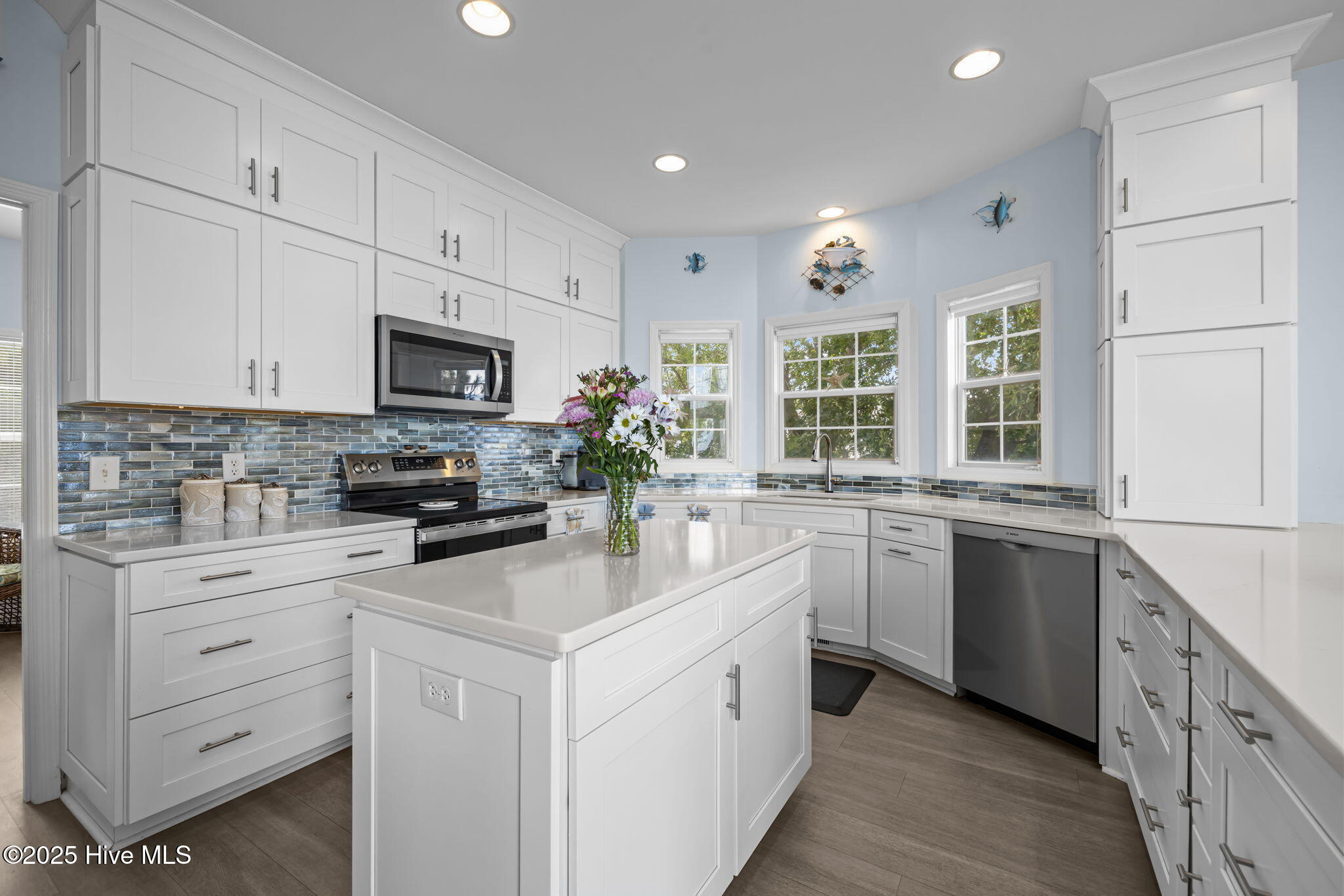 100526742 | Photo 18