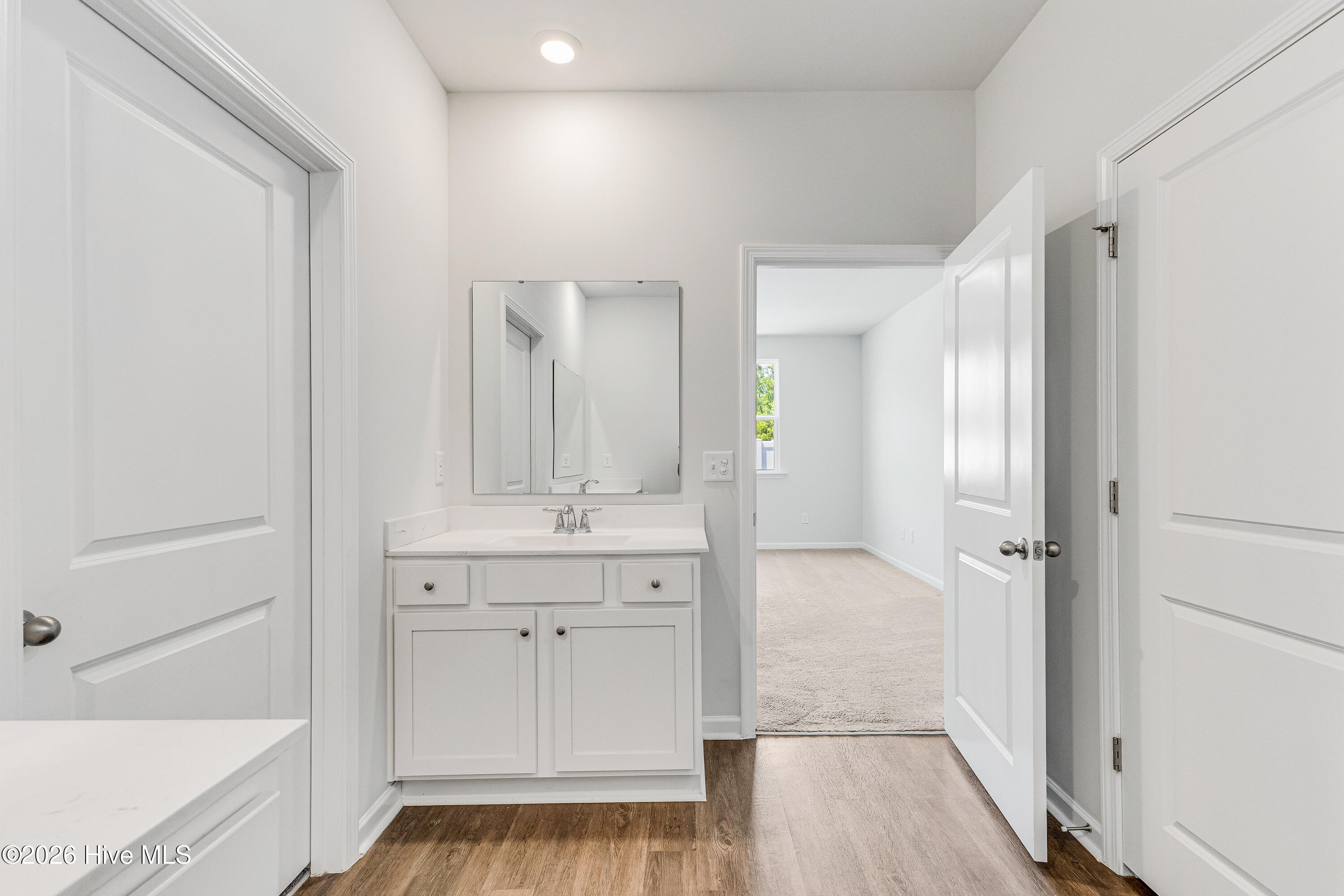 100521011 | Photo 28