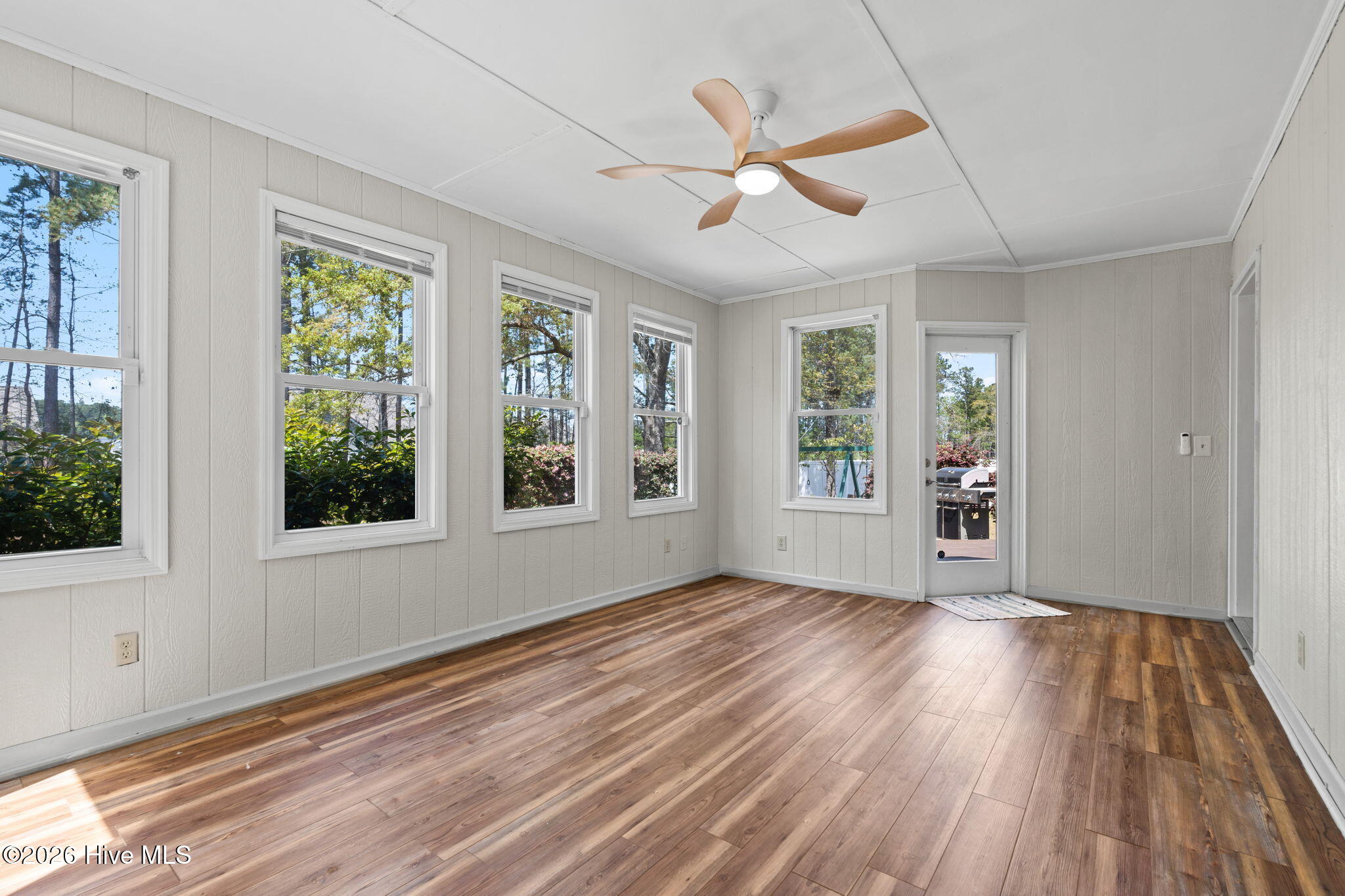 100564721 | Photo 19