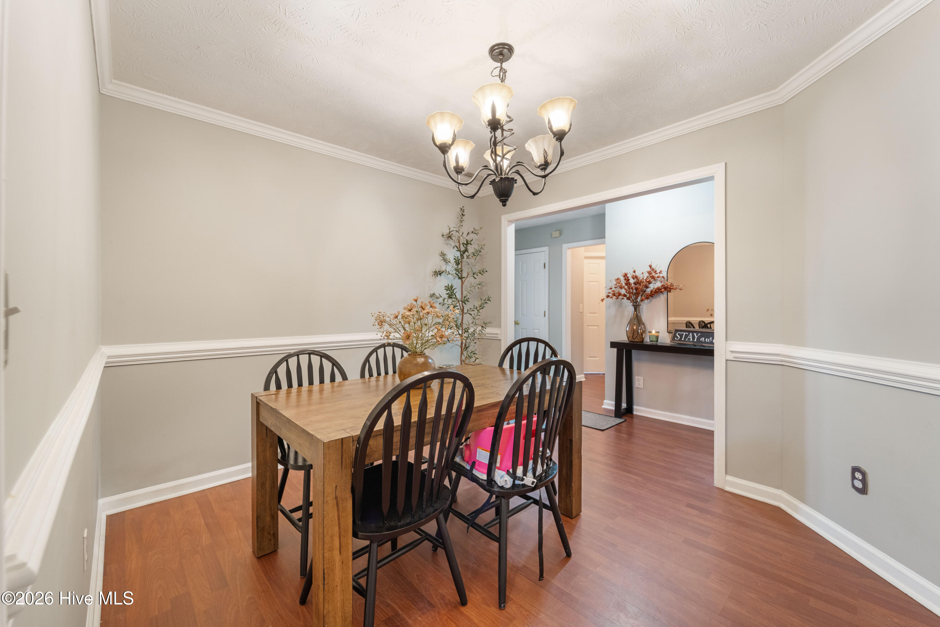 100550973 | Photo 23