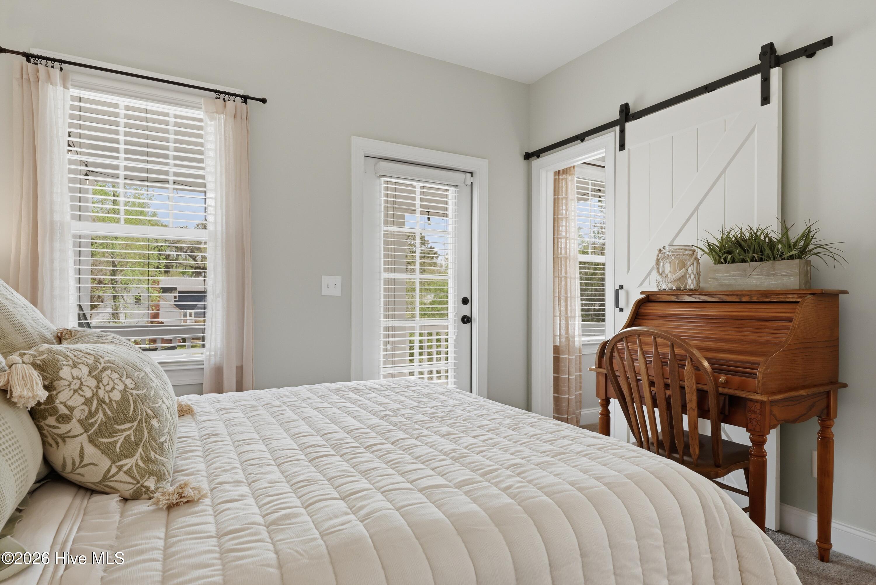 100563729 | Photo 35