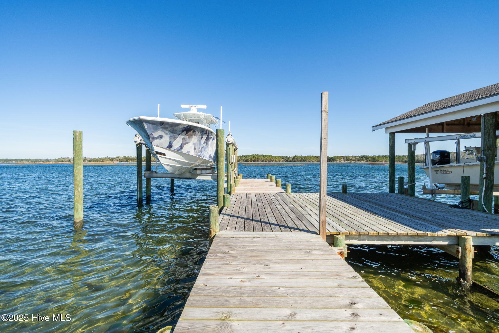 100491390 | Photo 15