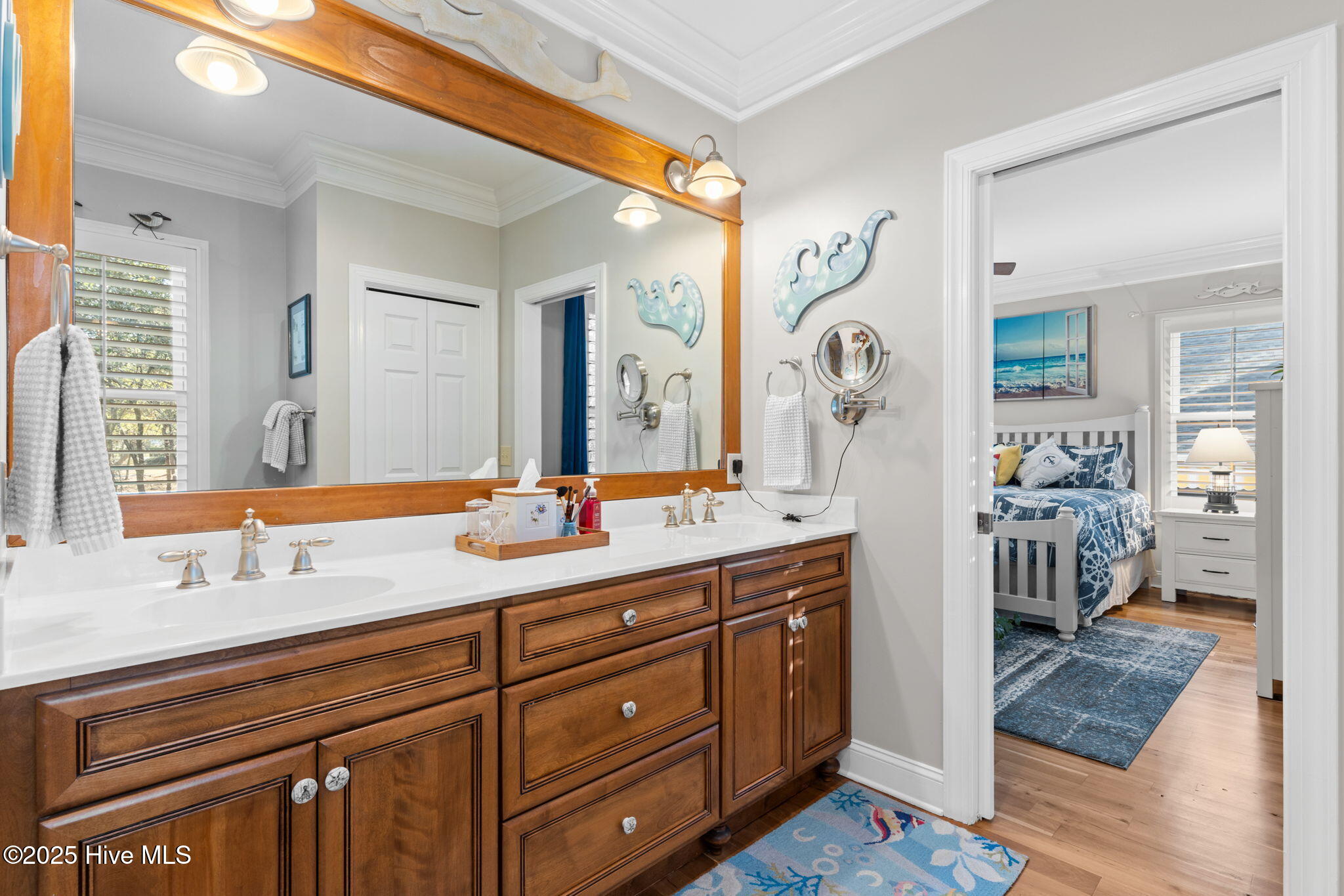 100544060 | Photo 46