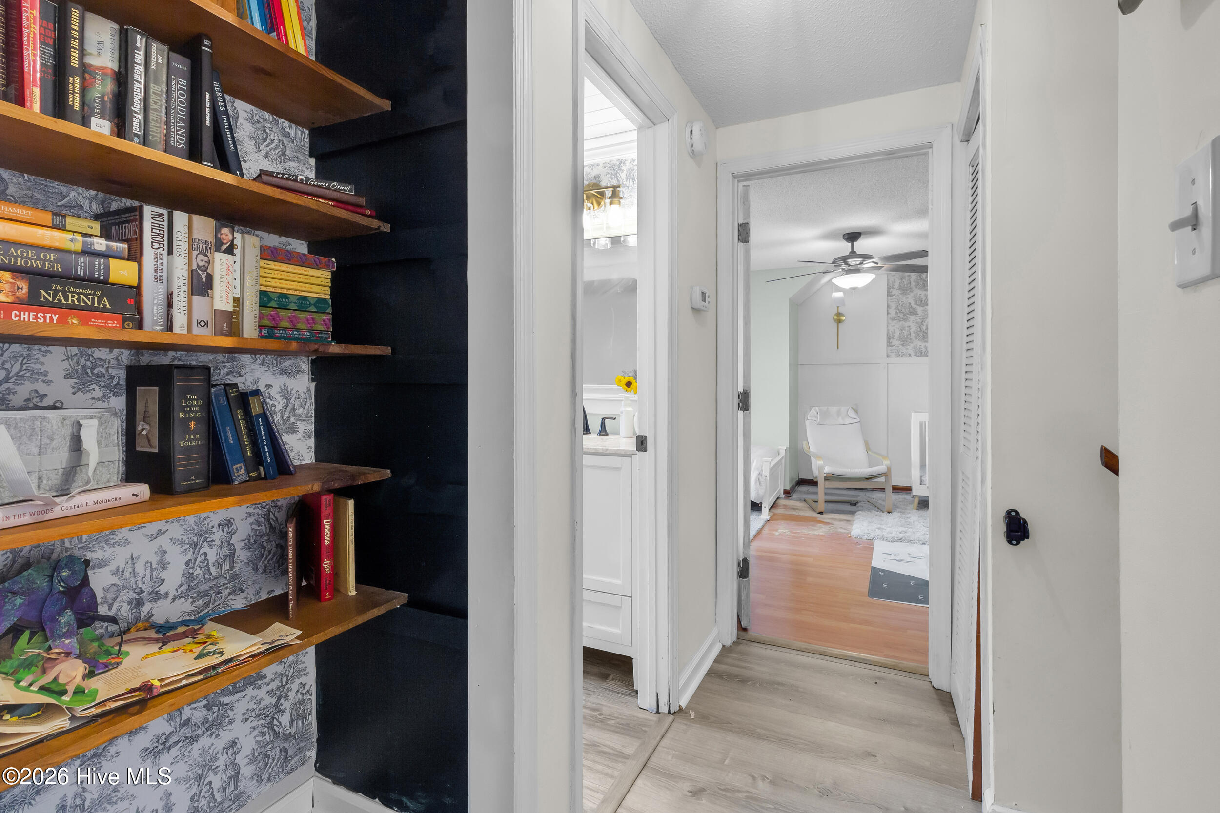 100560236 | Photo 21