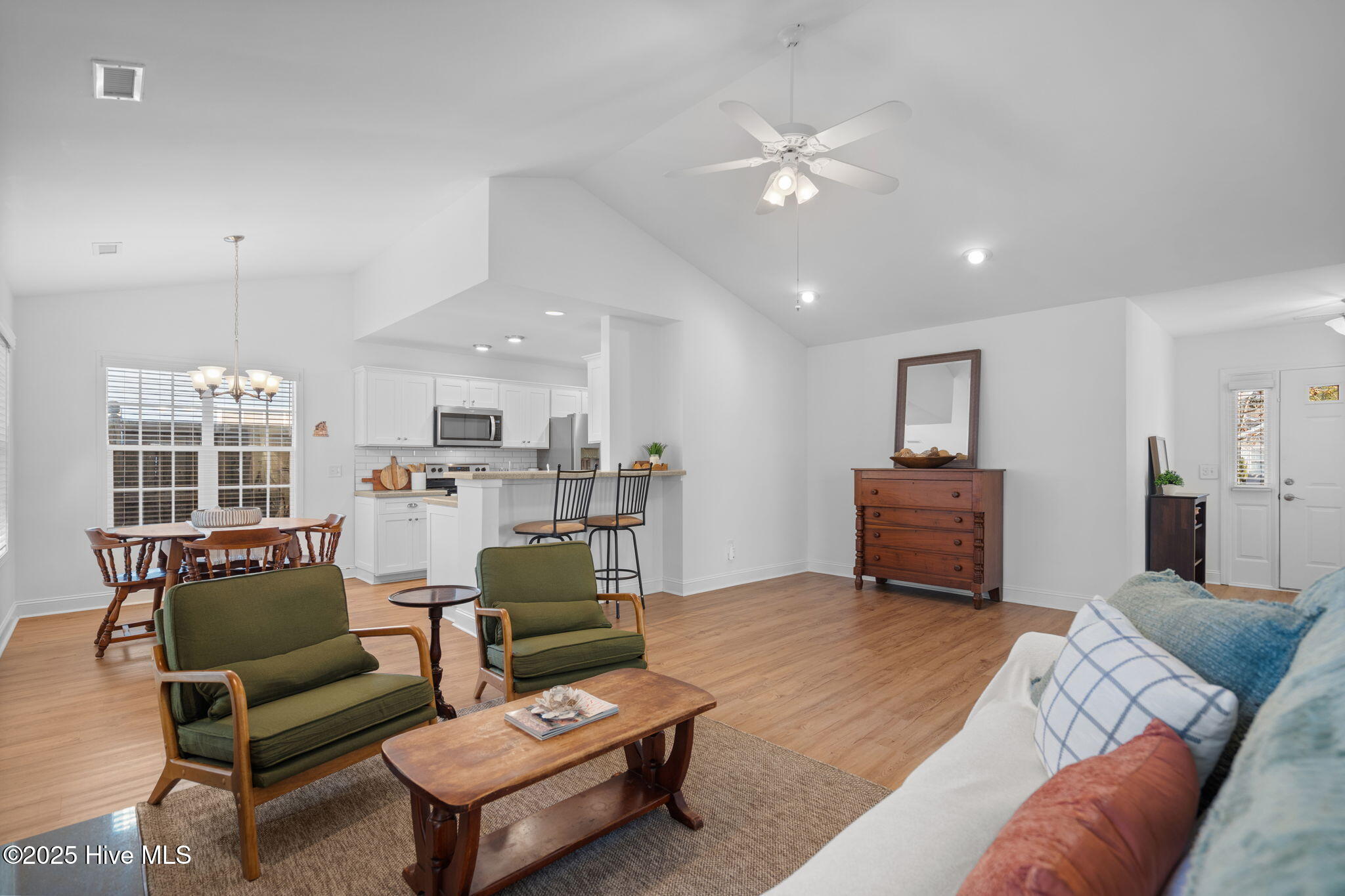 100541640 | Photo 10