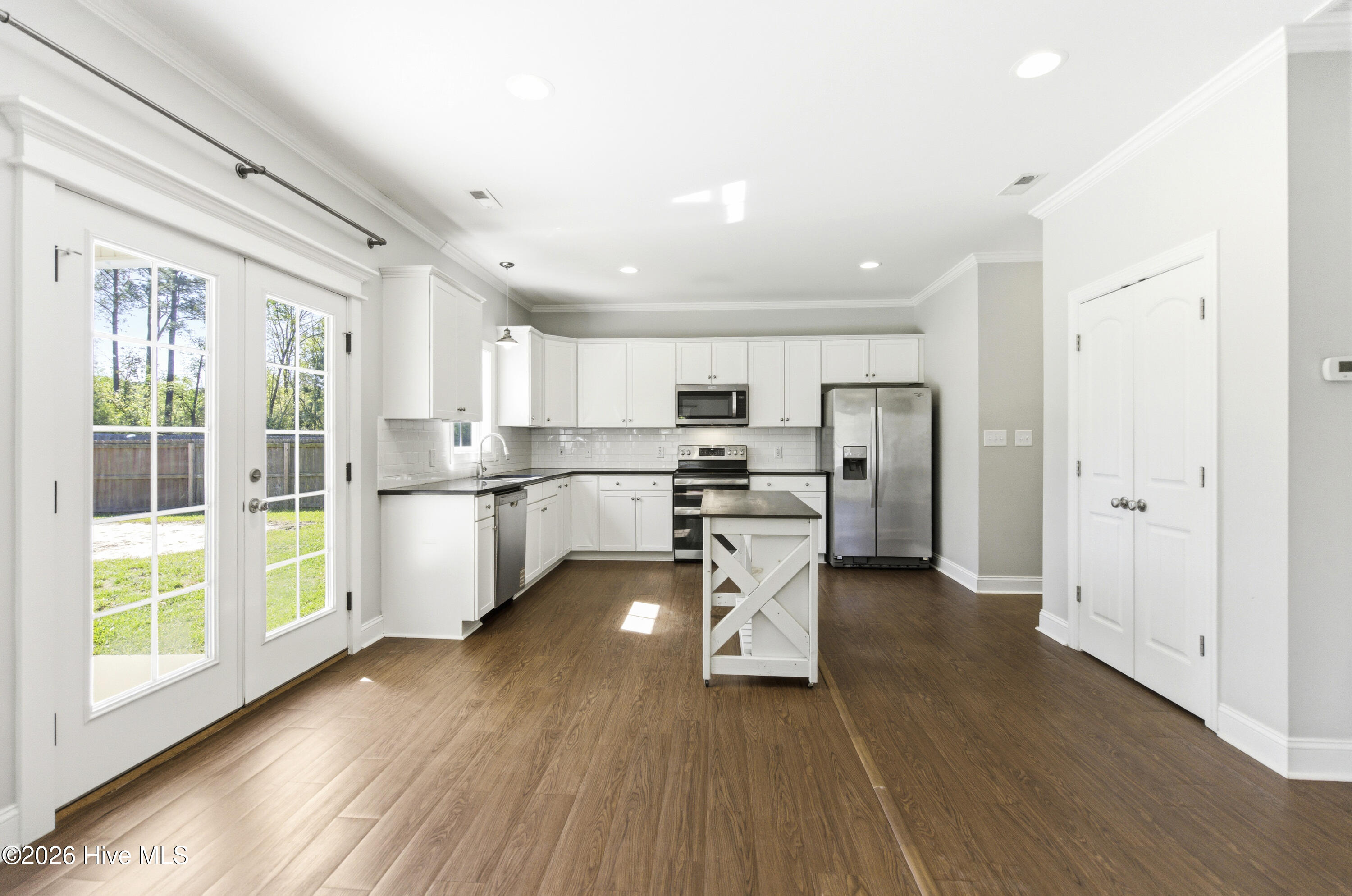 100566364 | Photo 19