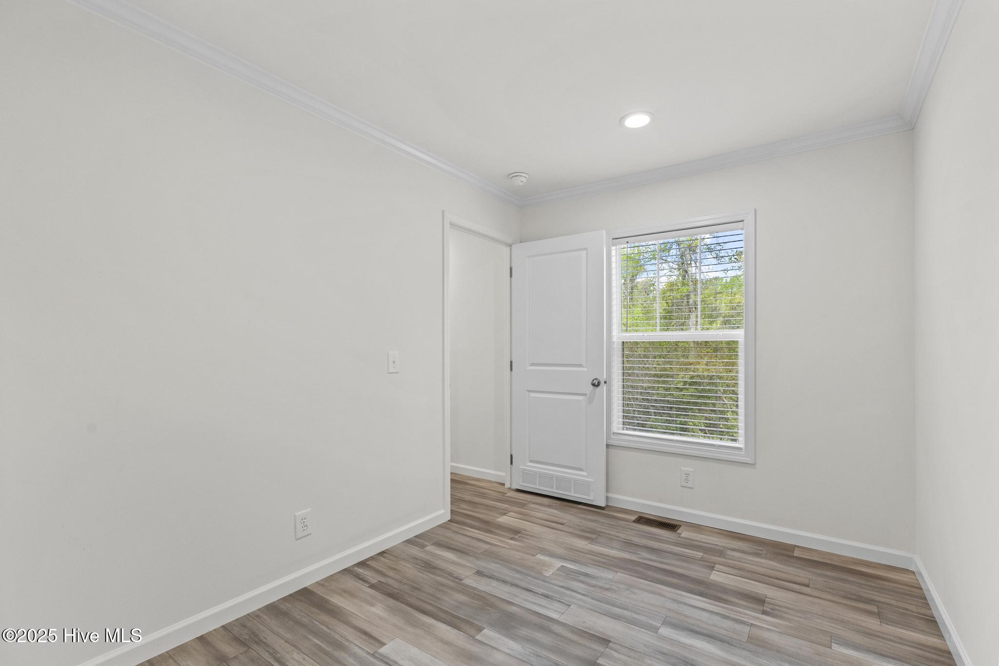 Undisclosed Address, Hampstead, NC, 28443