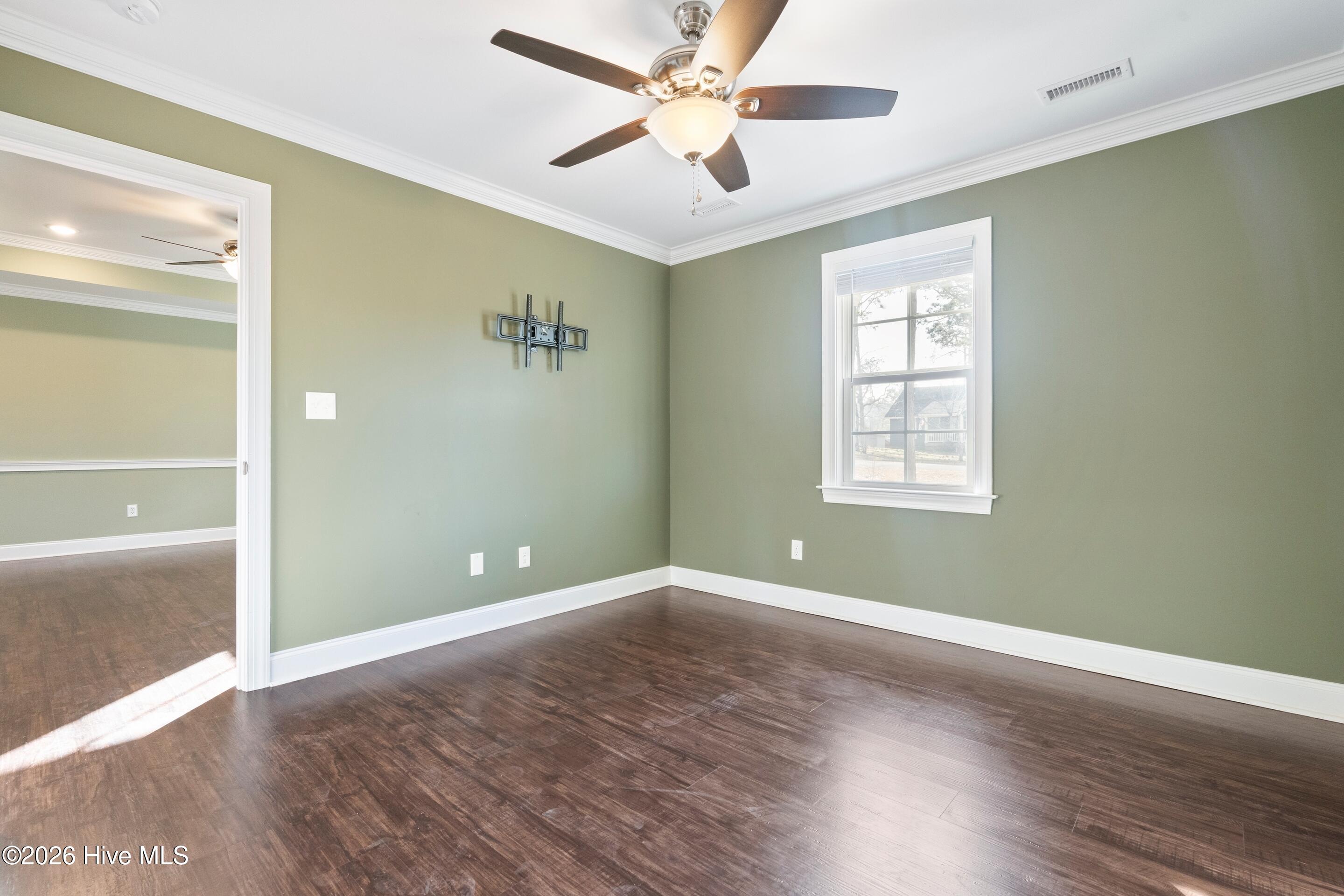 100548335 | Photo 26