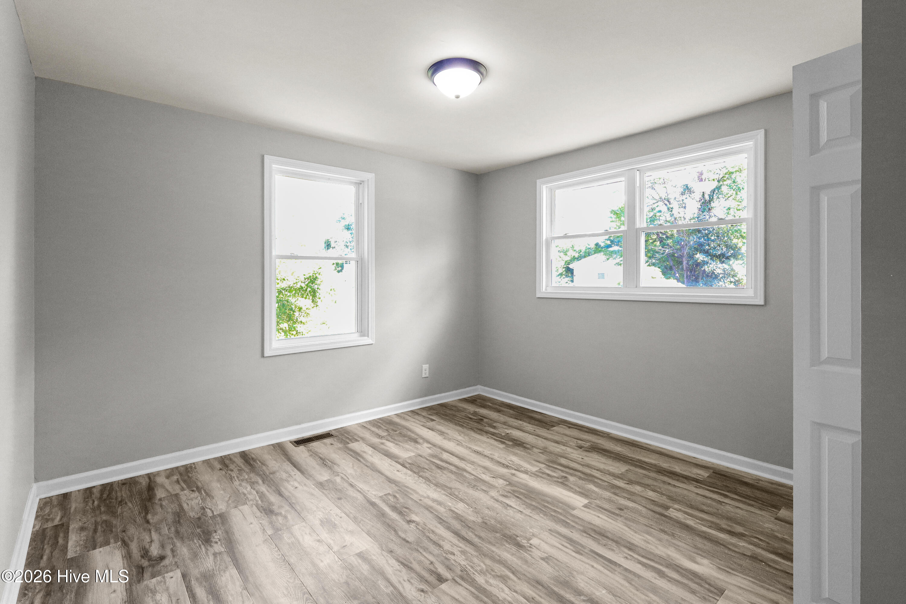 100569517 | Photo 29