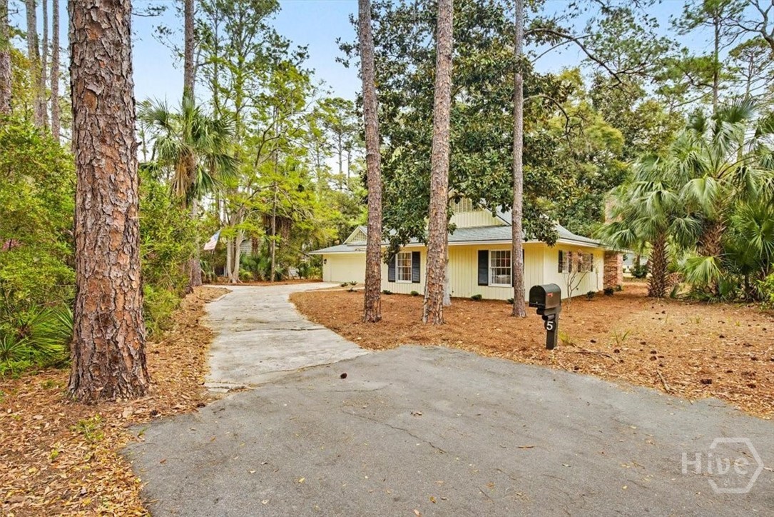 Homes for sale in Savannah, GA | 5 Clifton Ln, Savannah, GA 31411 | MLS# SA352127
