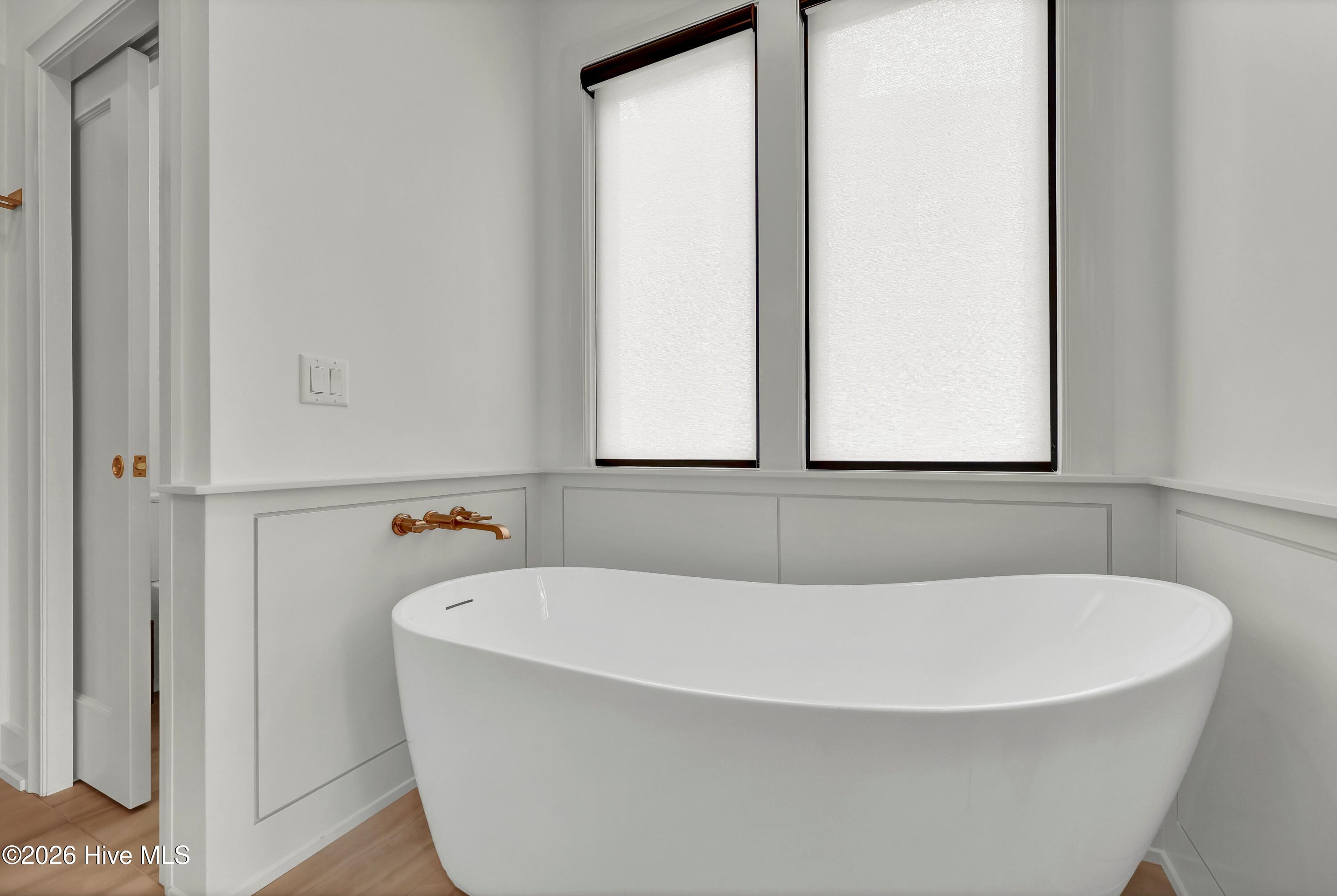 100565656 | Photo 25