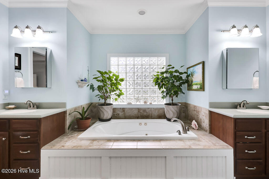 100554973 | Photo 25