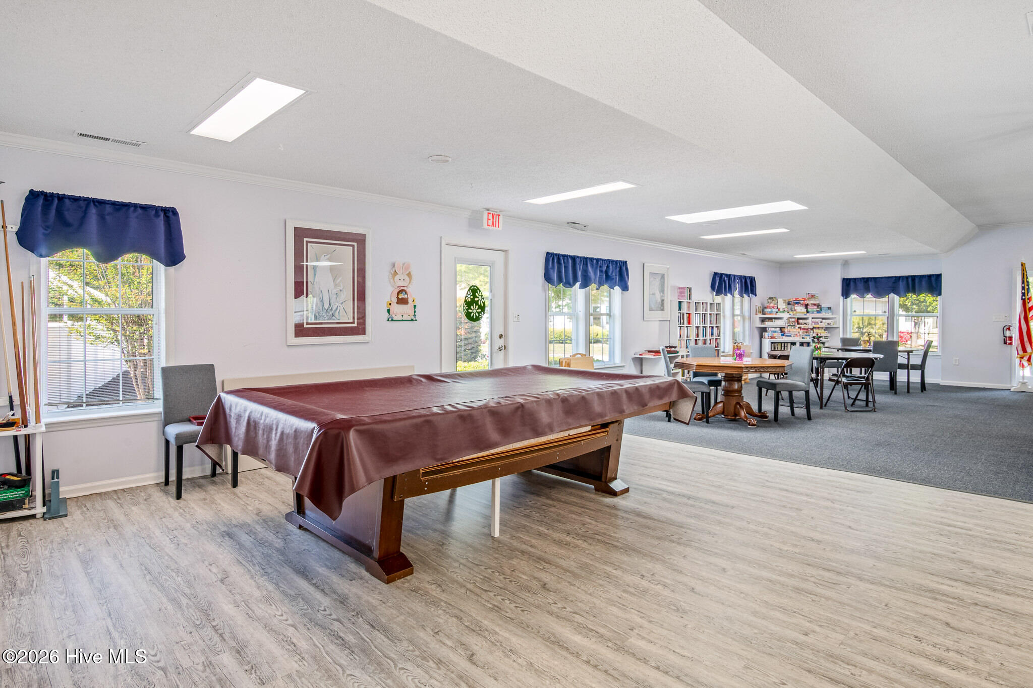 100566913 | Photo 47