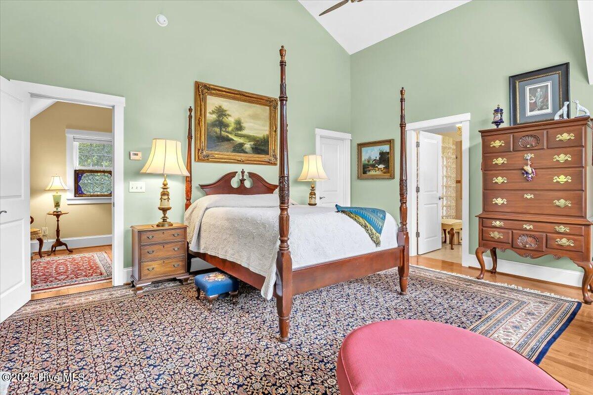 100516766 | Photo 28