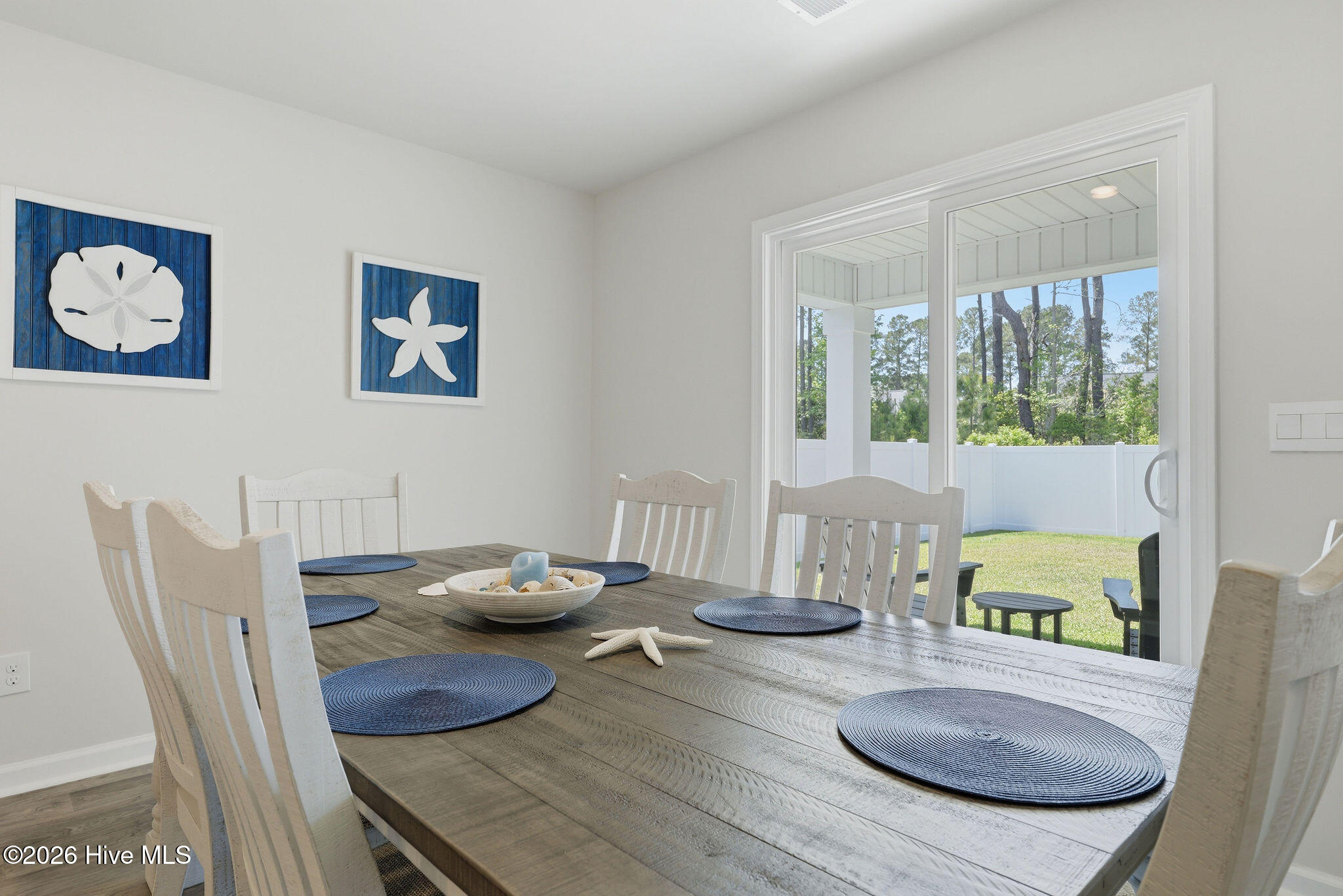 100568433 | Photo 20