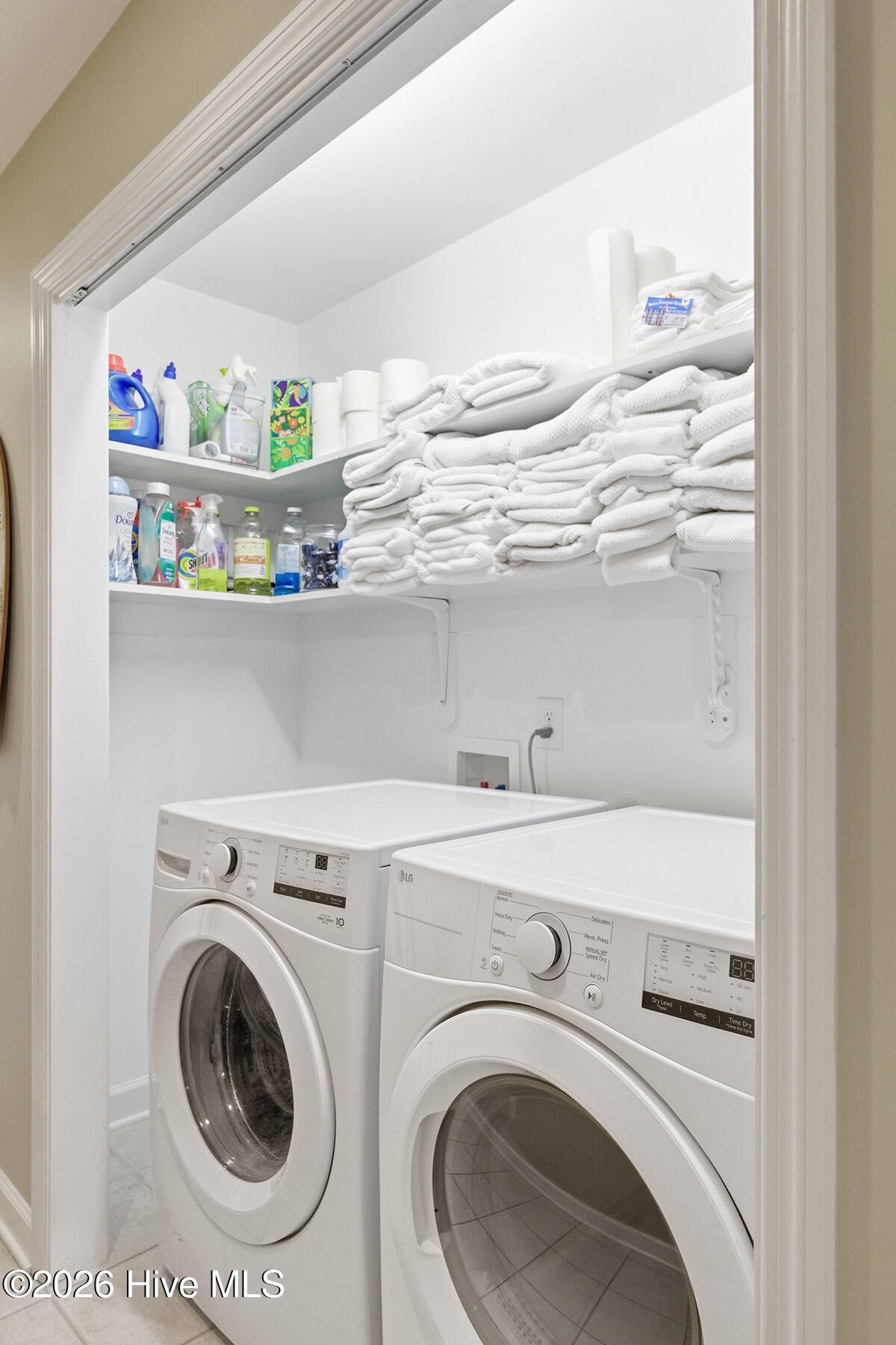 100566384 | Photo 36