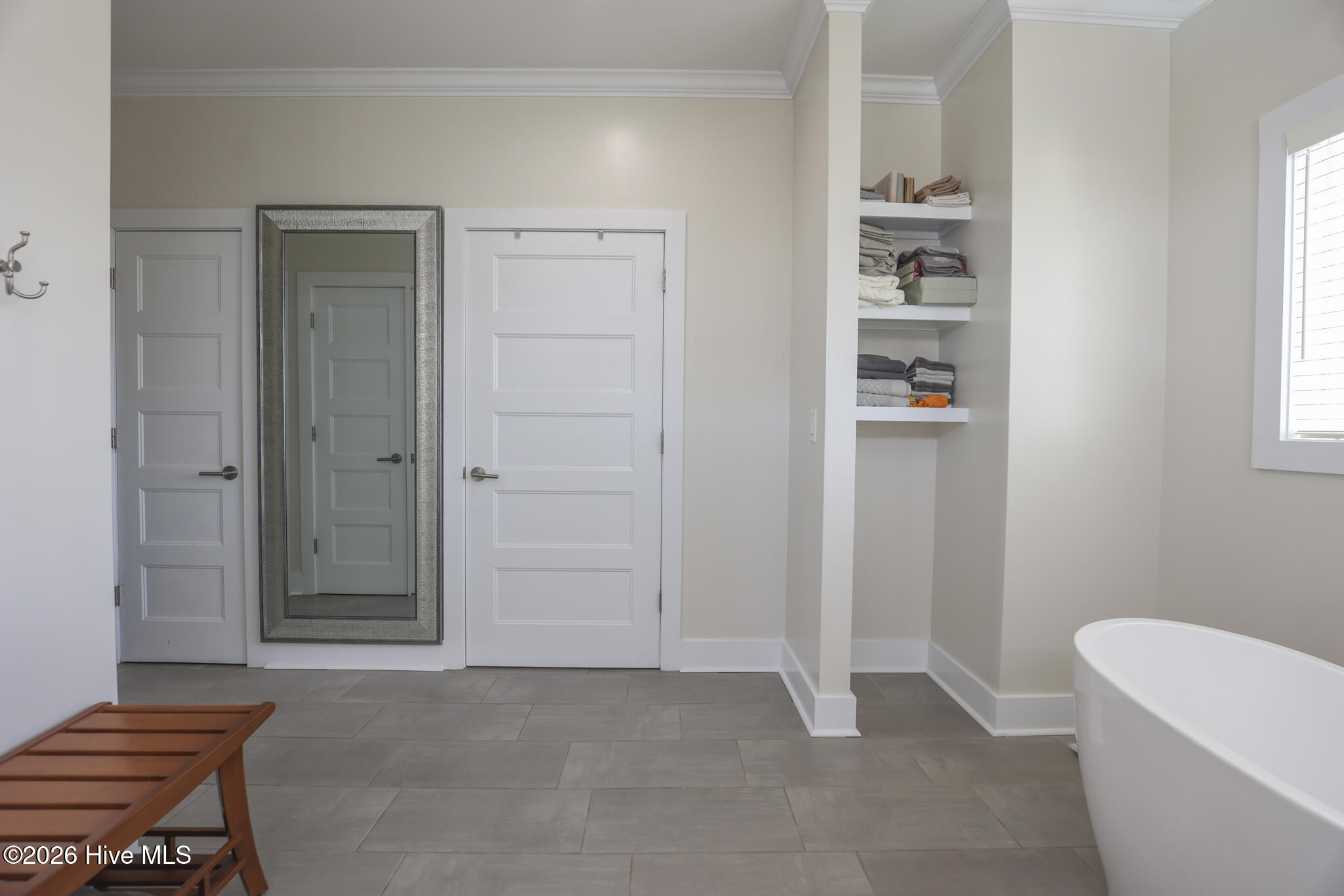 100564297 | Photo 22