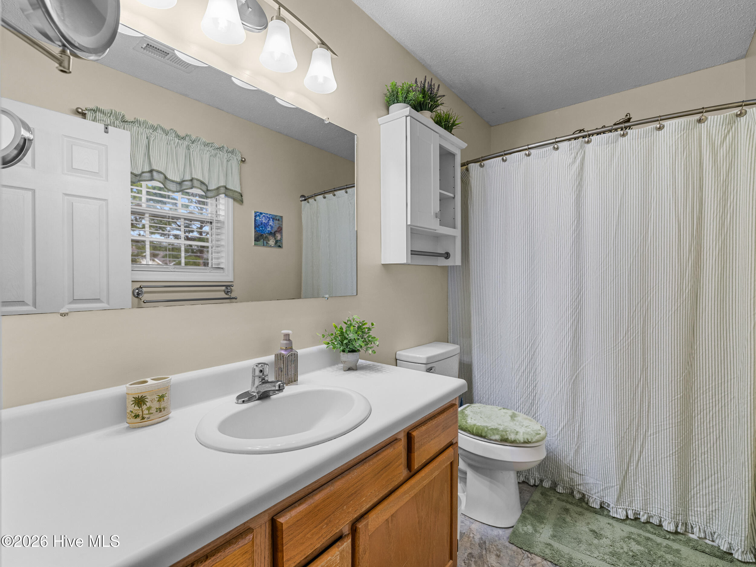 100551107 | Photo 39