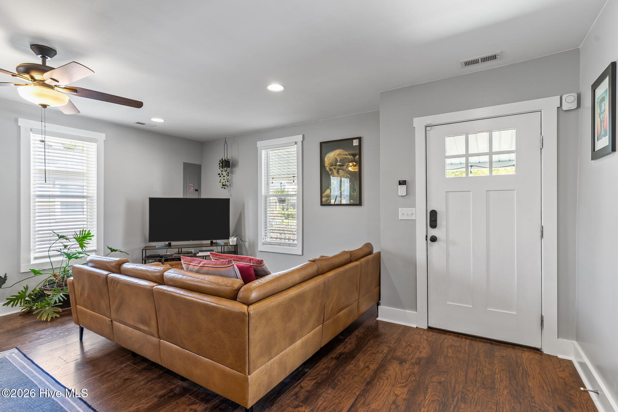 100564930 | Photo 16