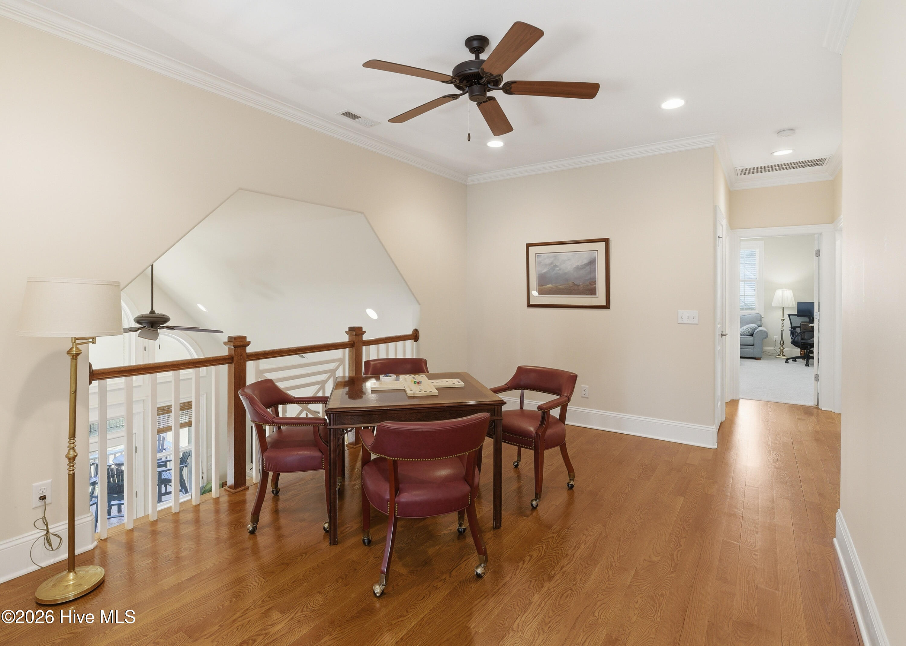 100569454 | Photo 48