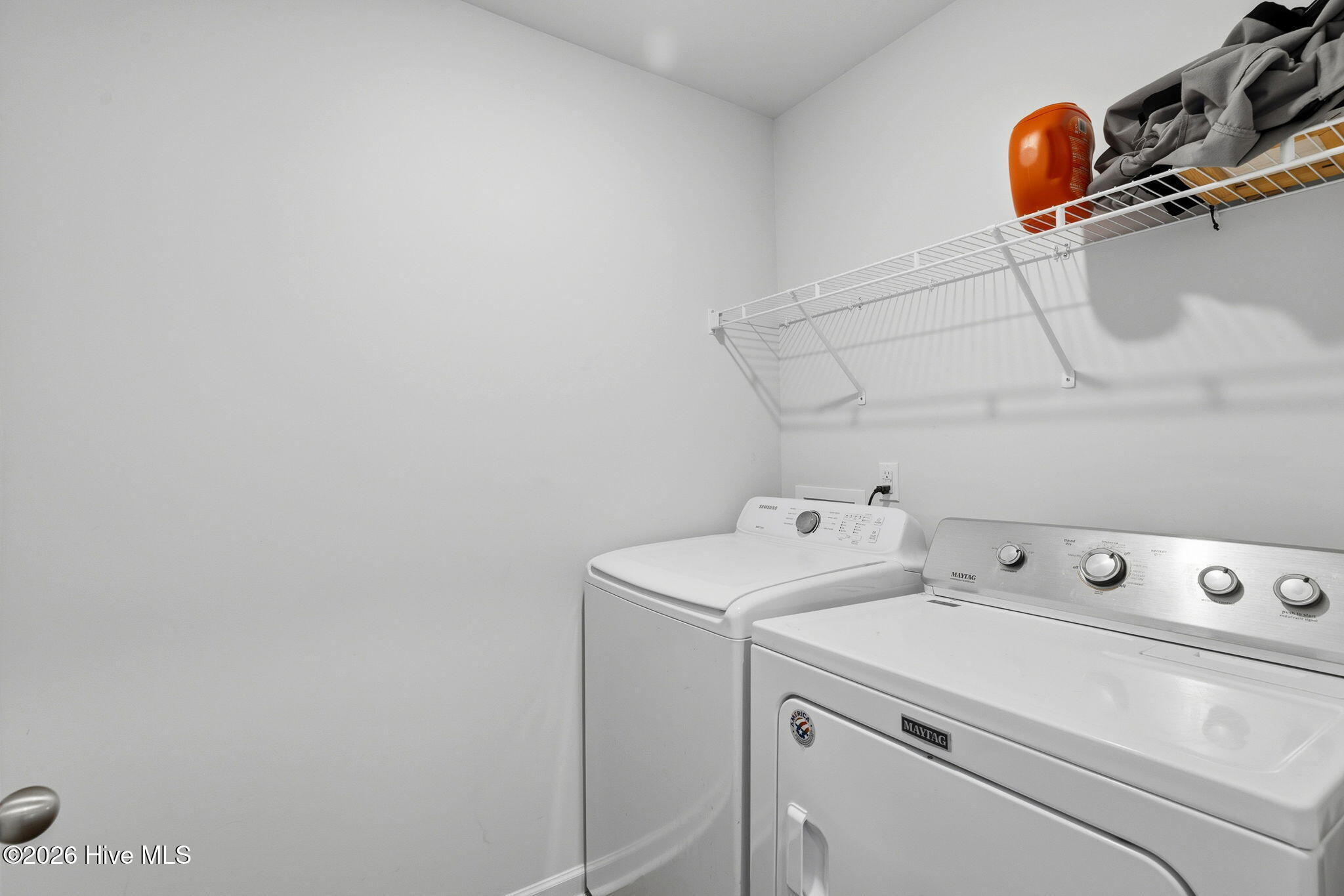 100553994 | Photo 32