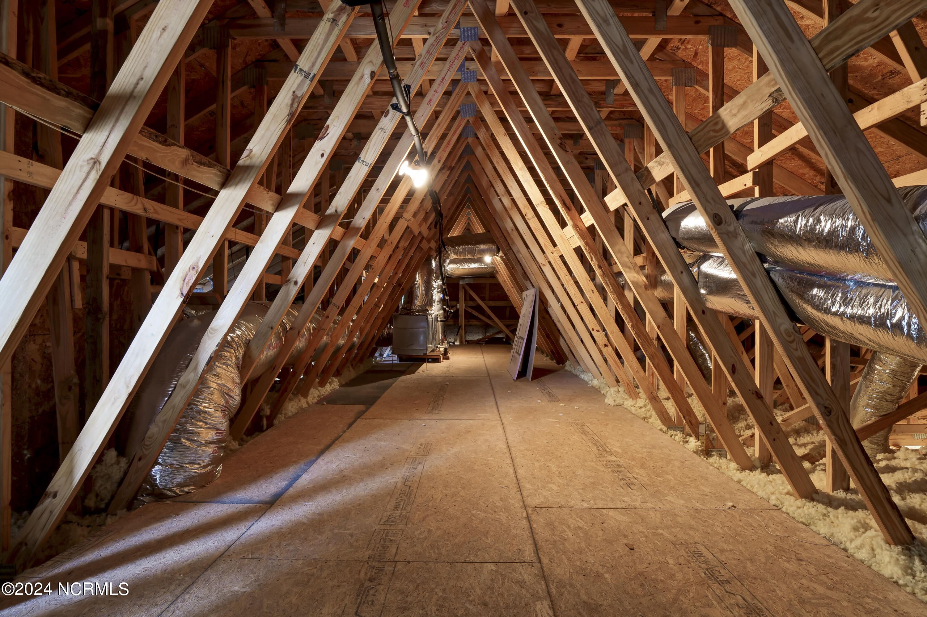 100547498 | Photo 28