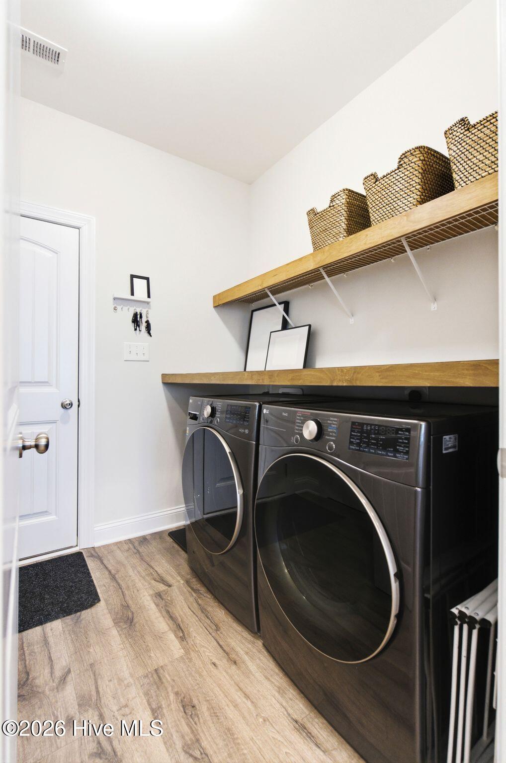 100563255 | Photo 27