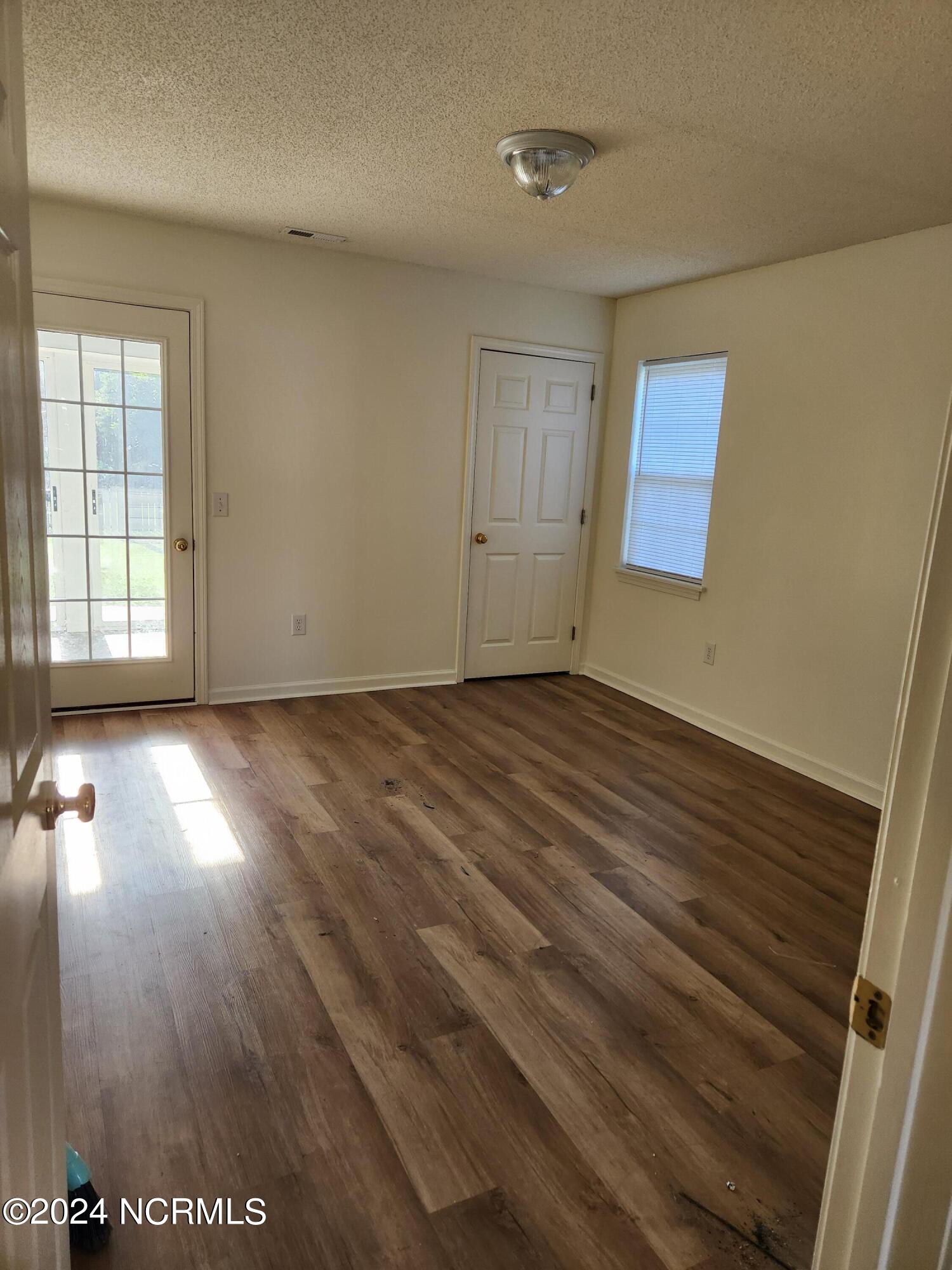 1001 Courtyard W,Newport