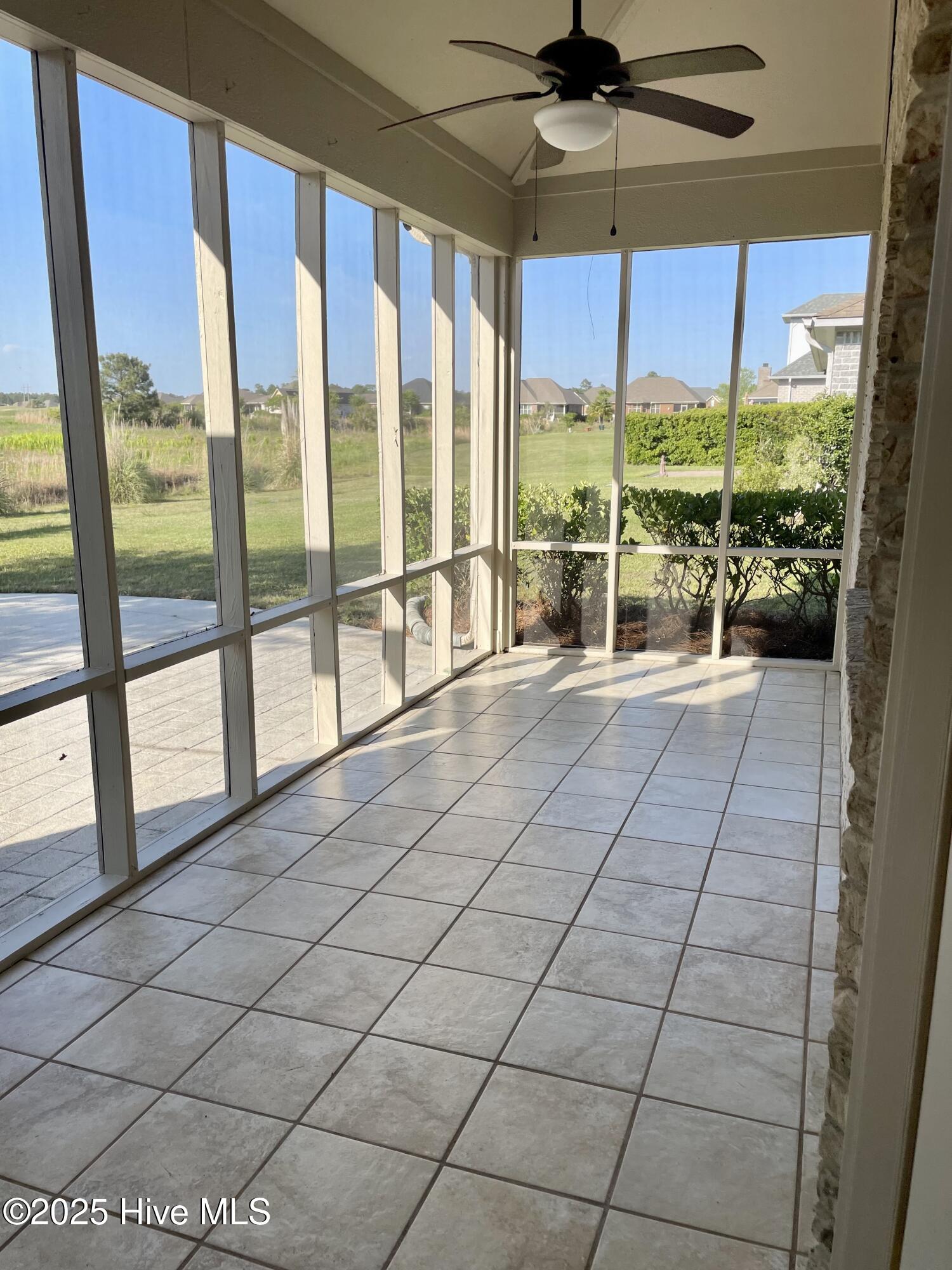 100547248 | Photo 25