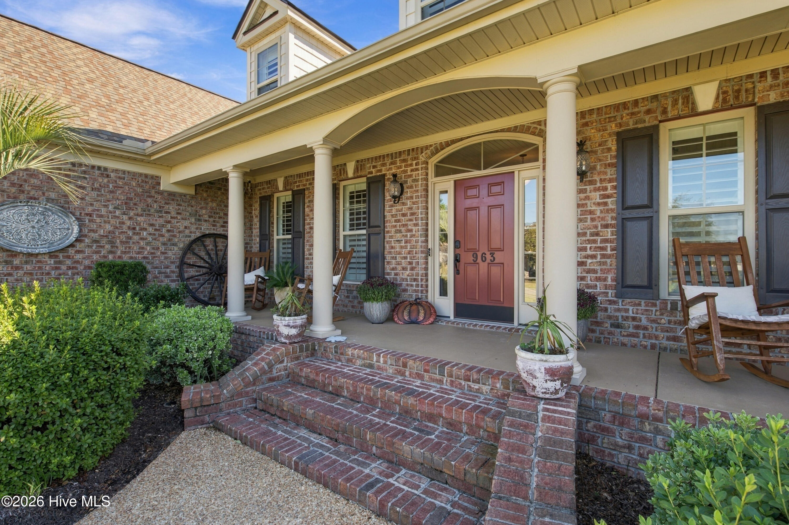 963 Woodwind Drive — listing photograph 4