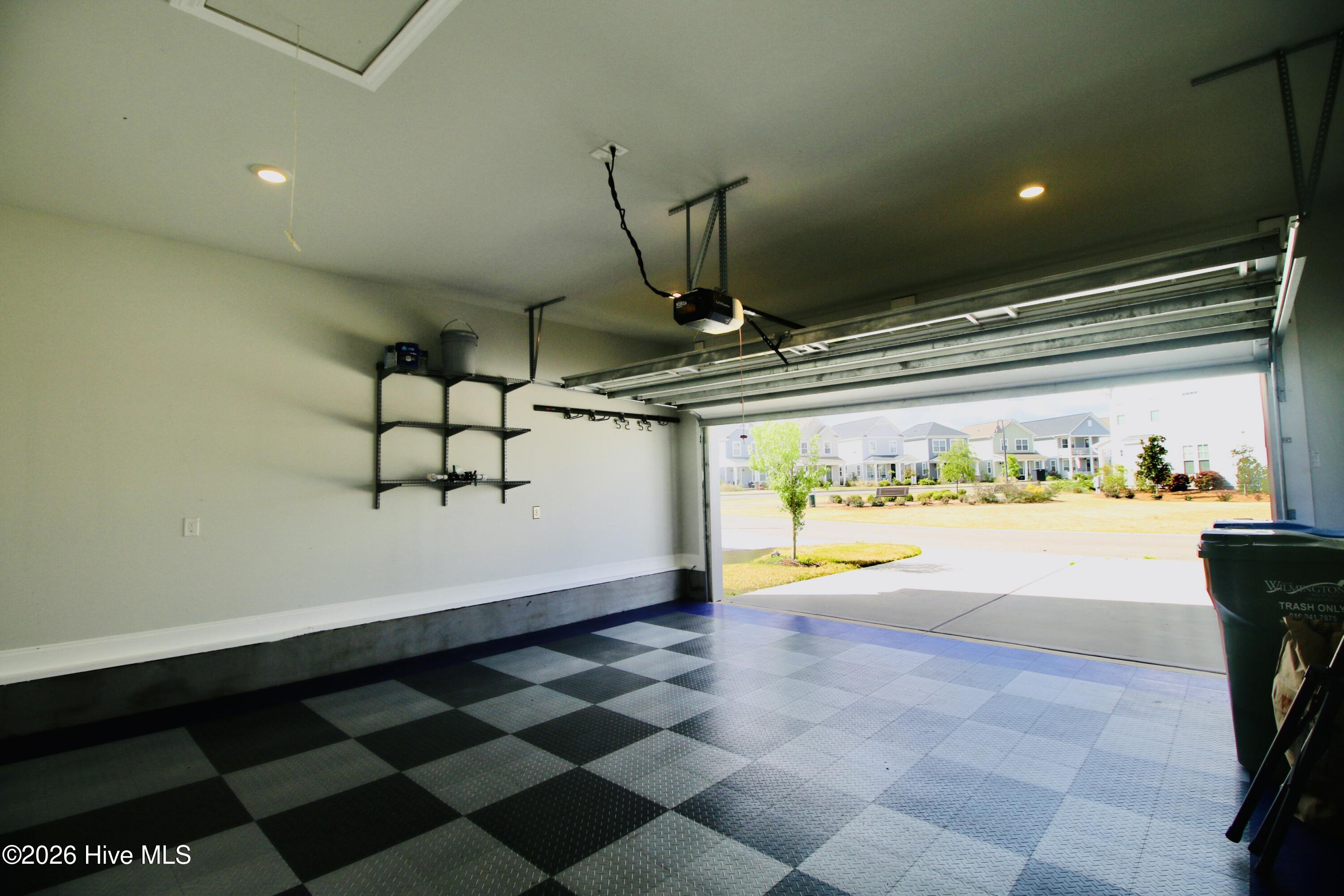 100565697 | Photo 26