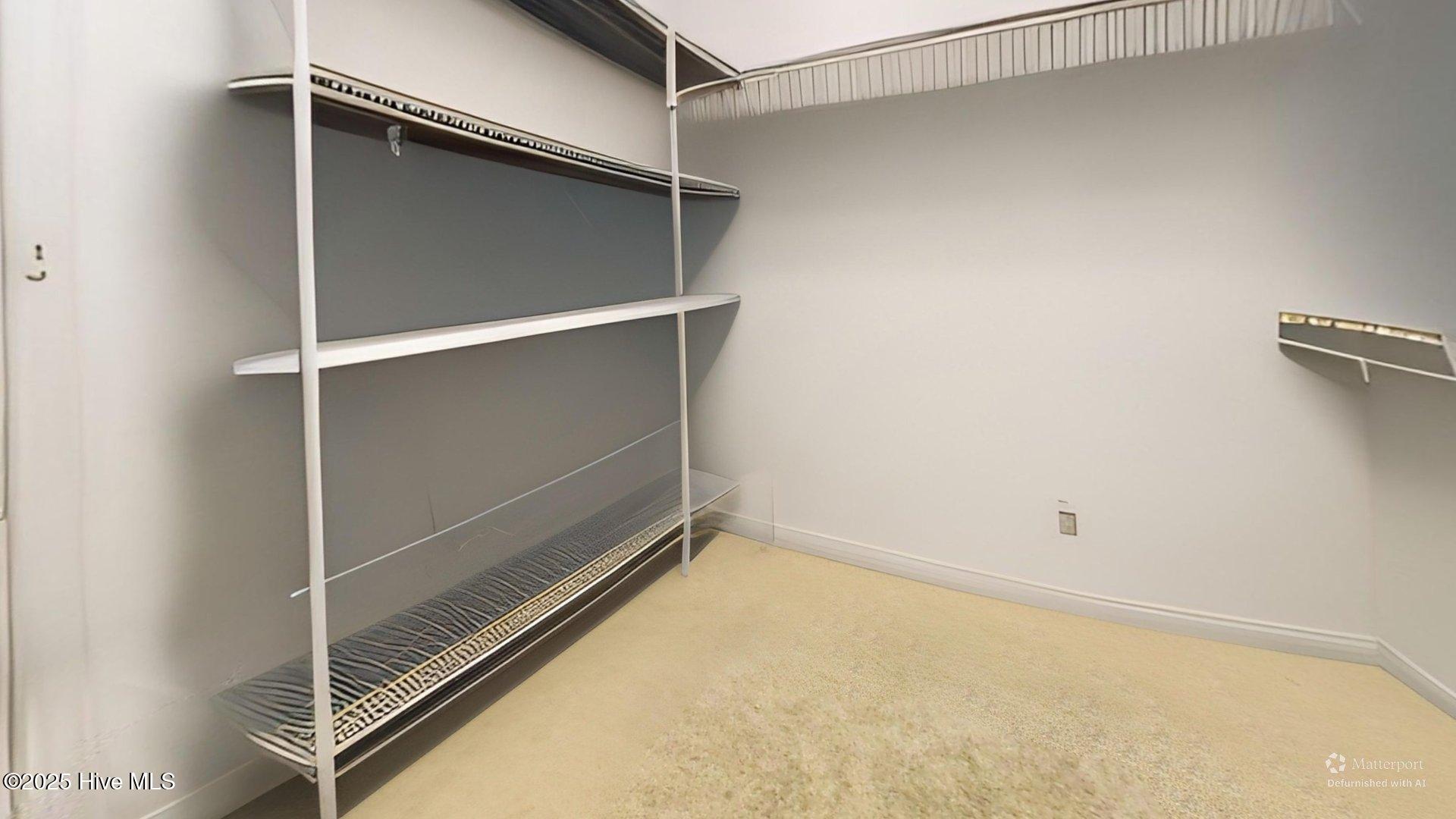 100546828 | Photo 18